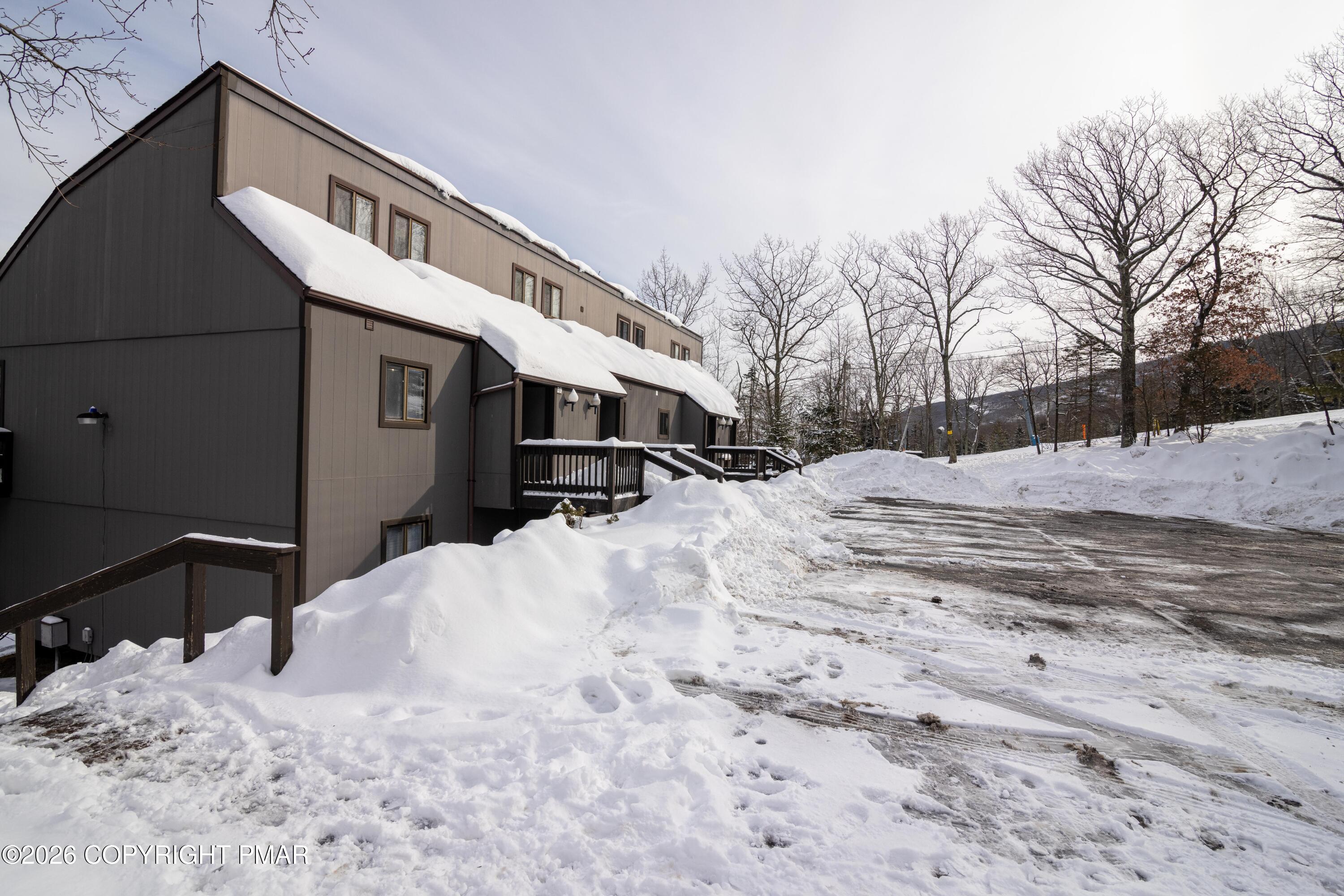 39 Slalom Way — photo