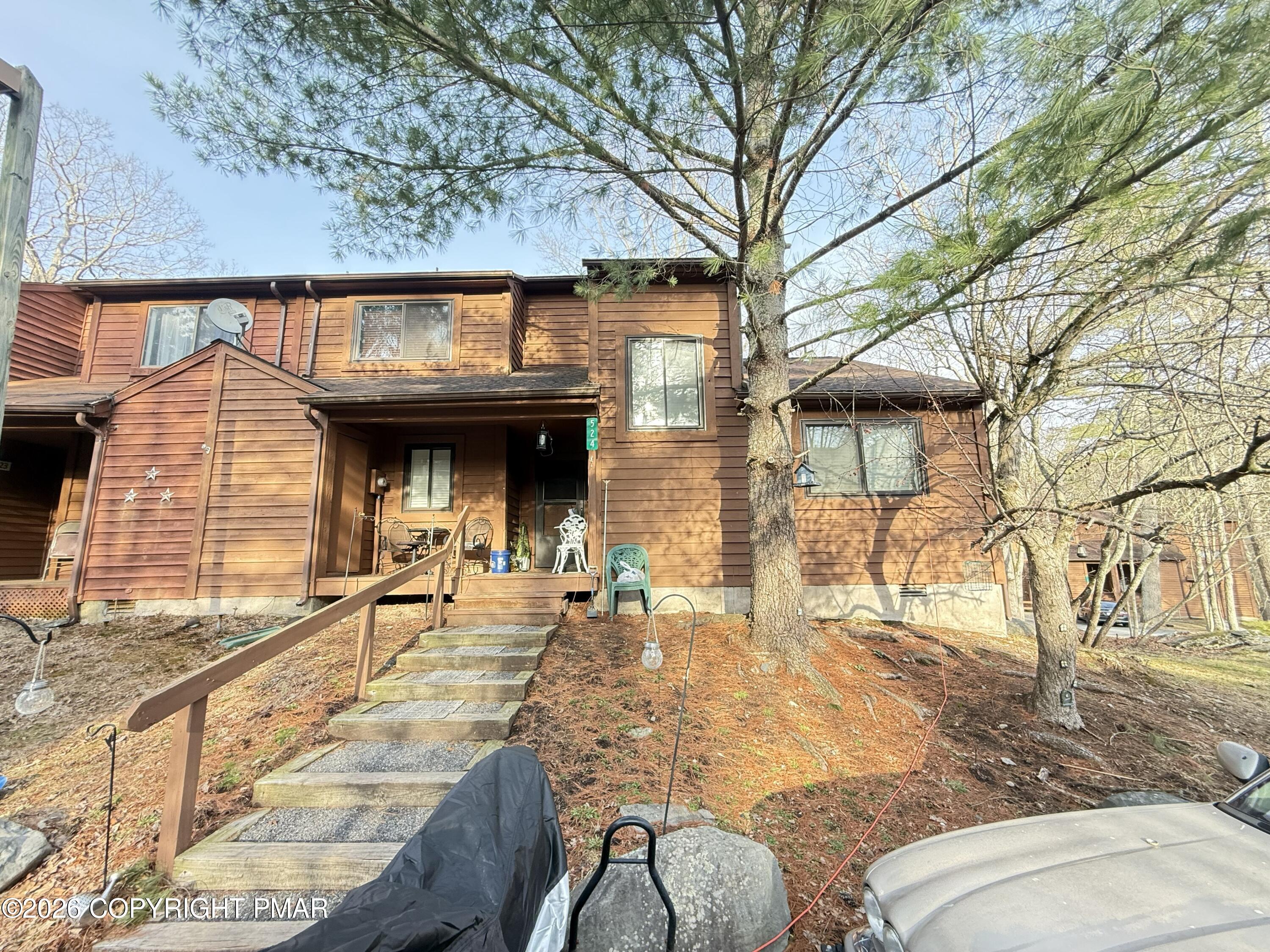 524 Wales Court — photo