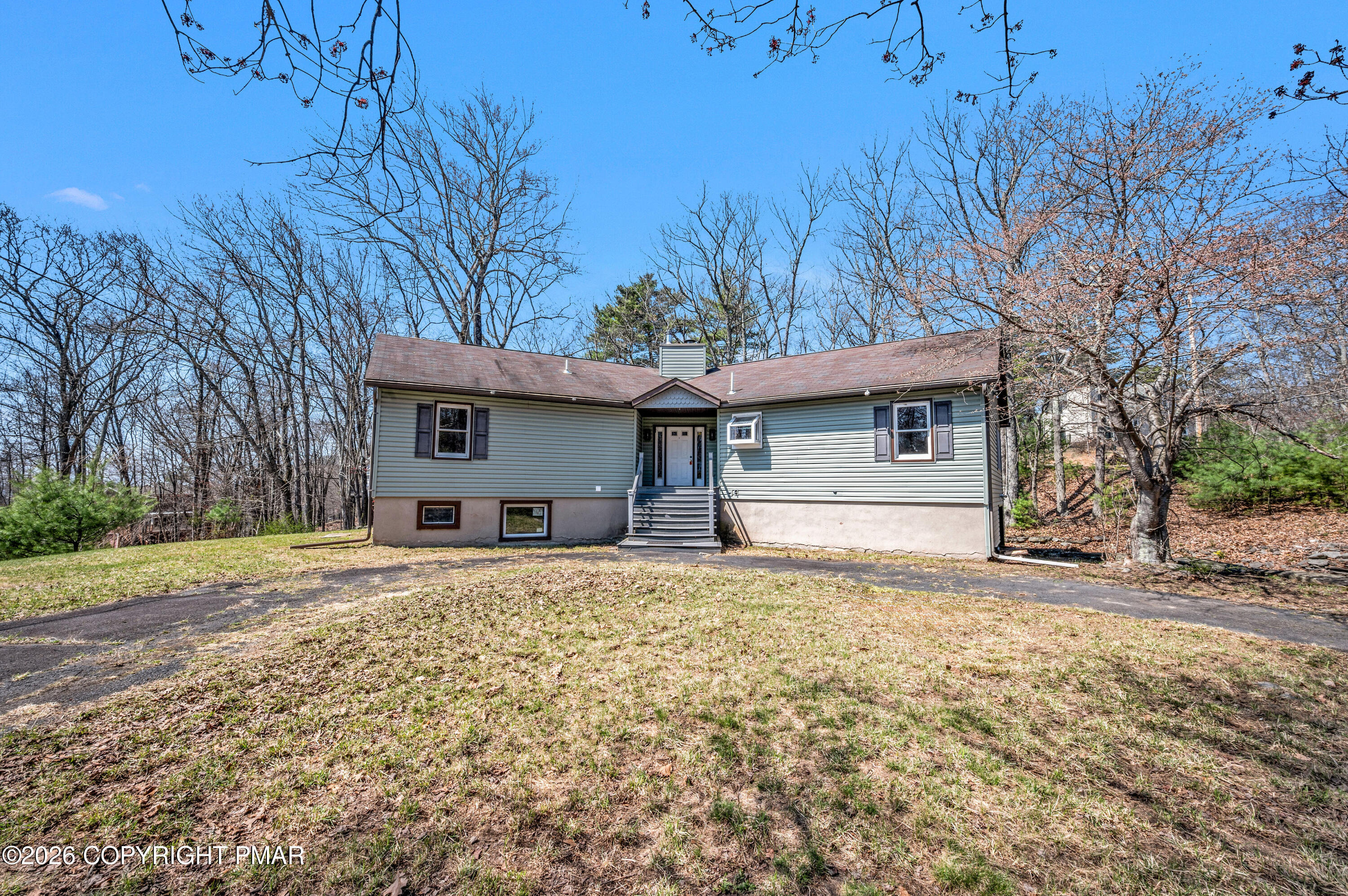 1093 Lancaster Drive — photo