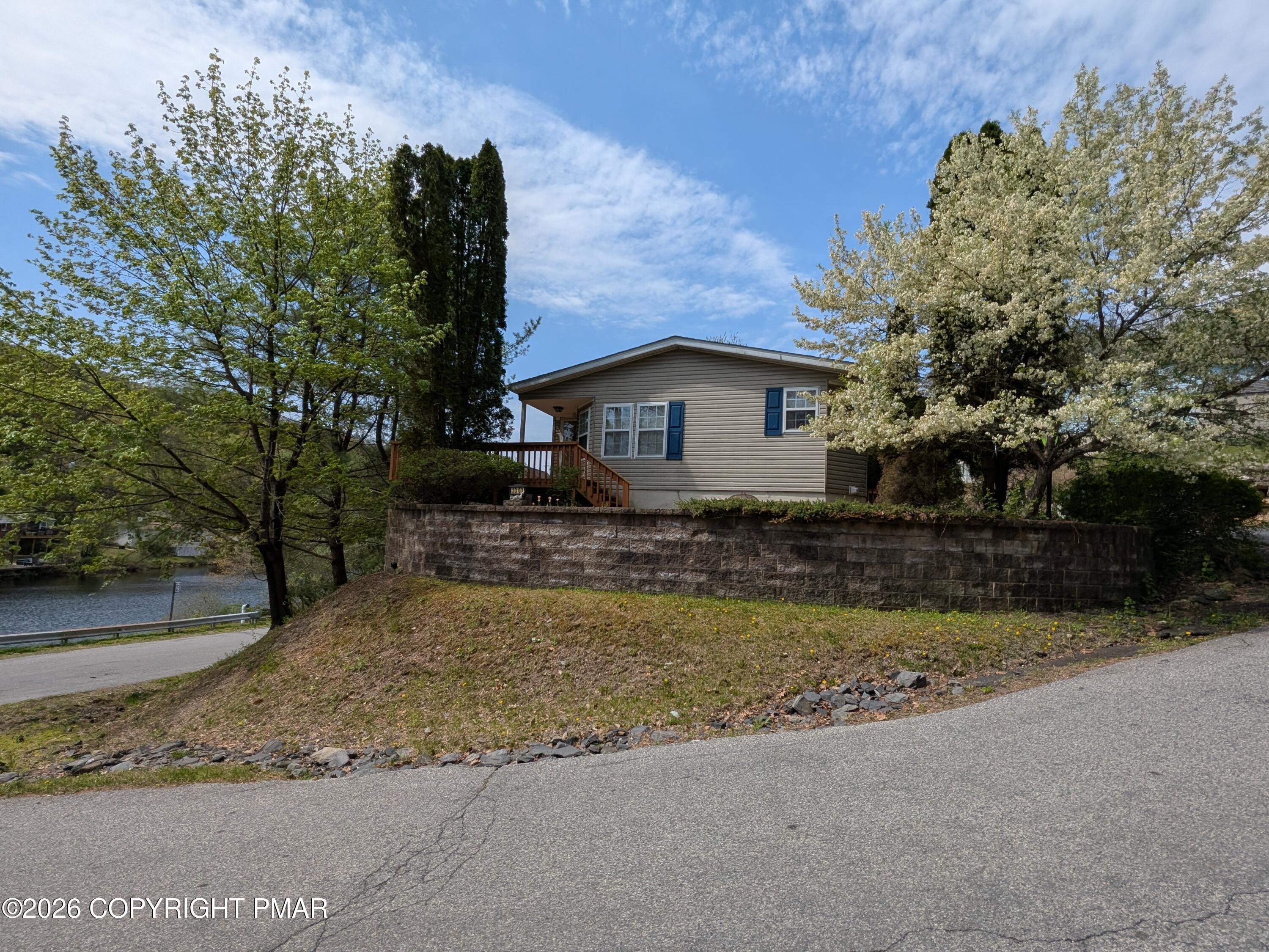 2303 Bass Lane — photo