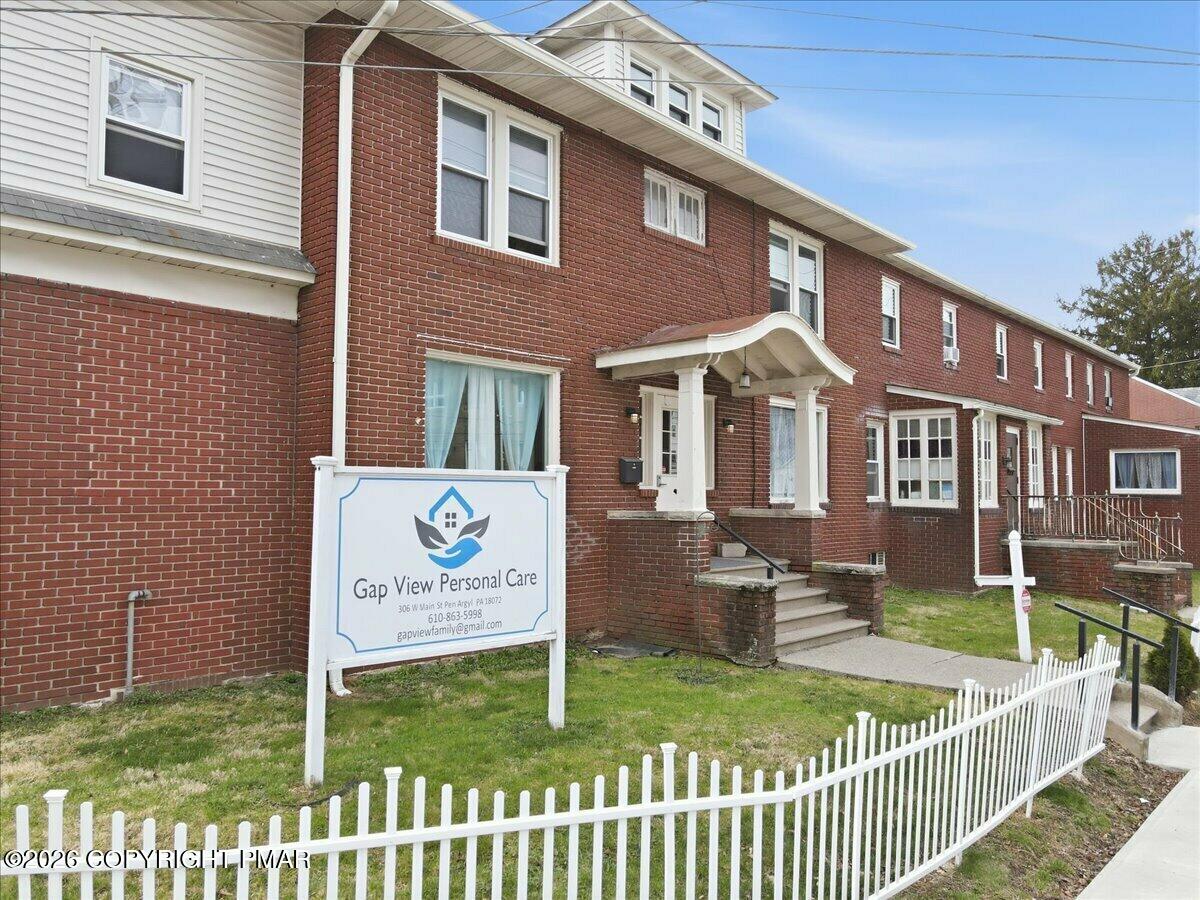 306 W Main Street — photo