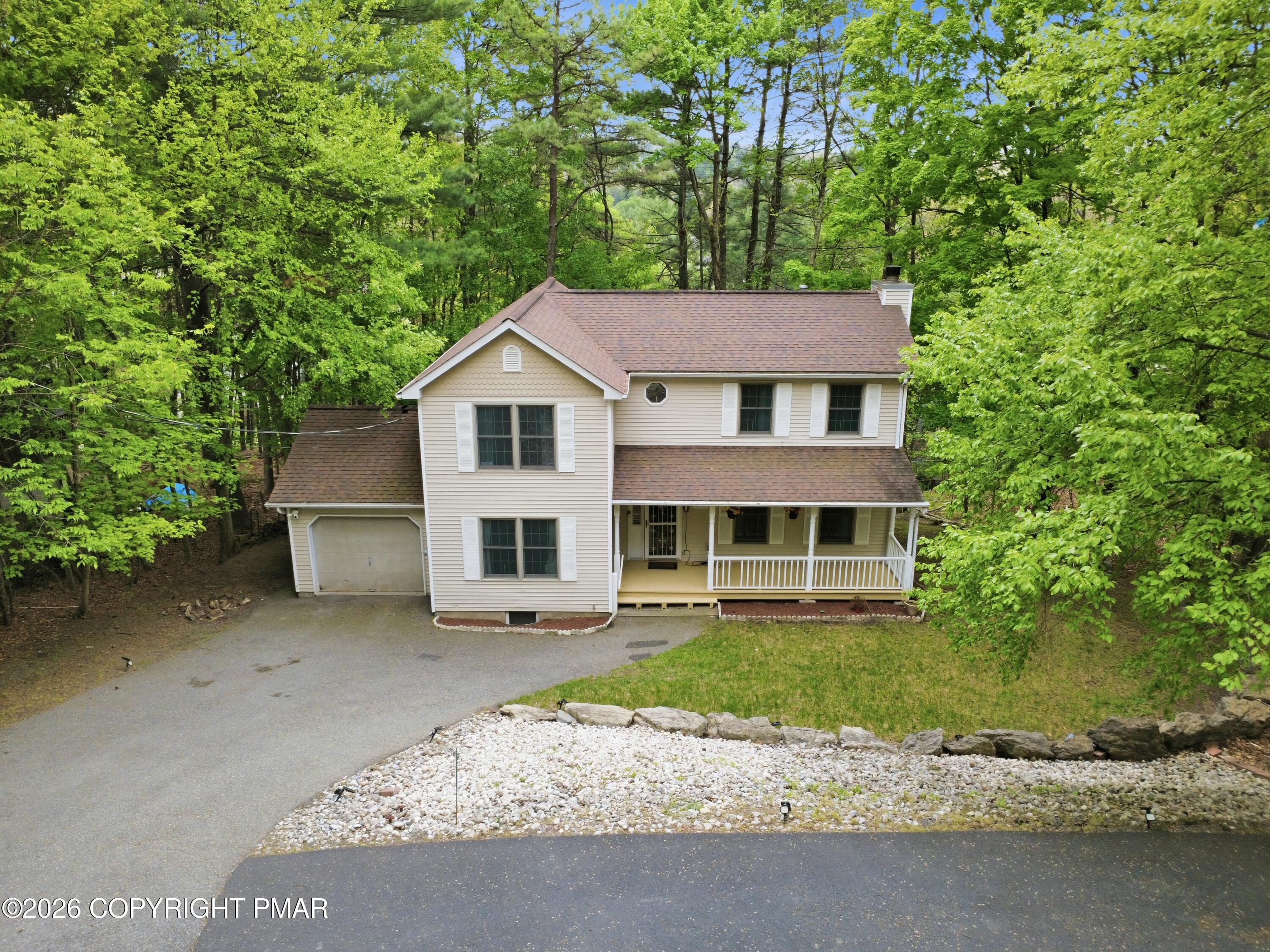 2327 Woodcrest Drive — photo