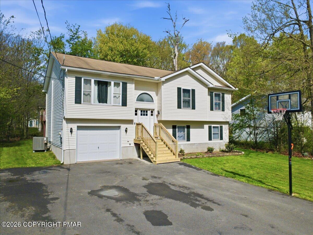 2108 Freedom Way — photo