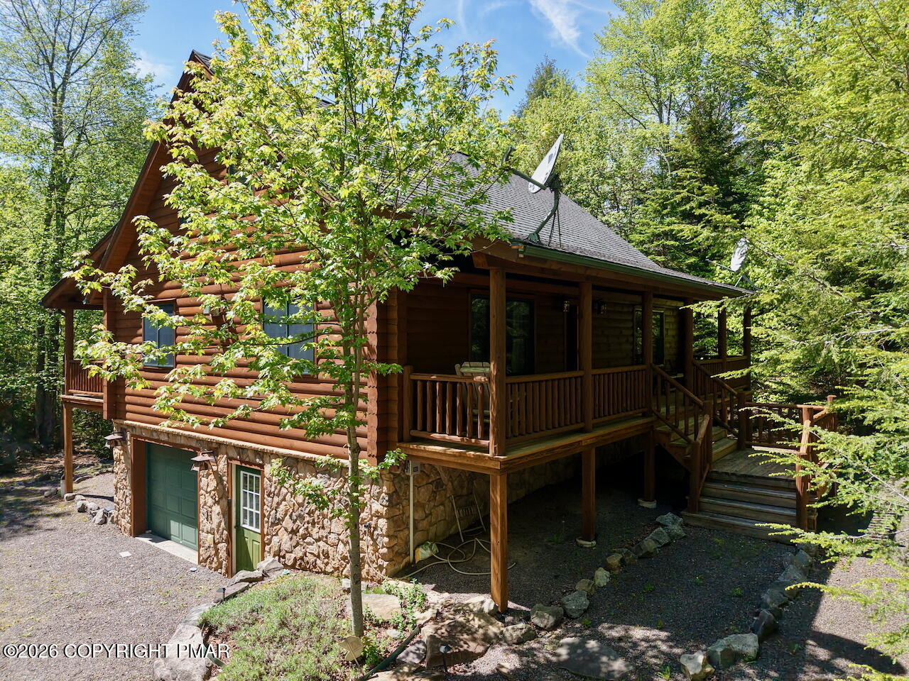 53 Hemlock Court — photo