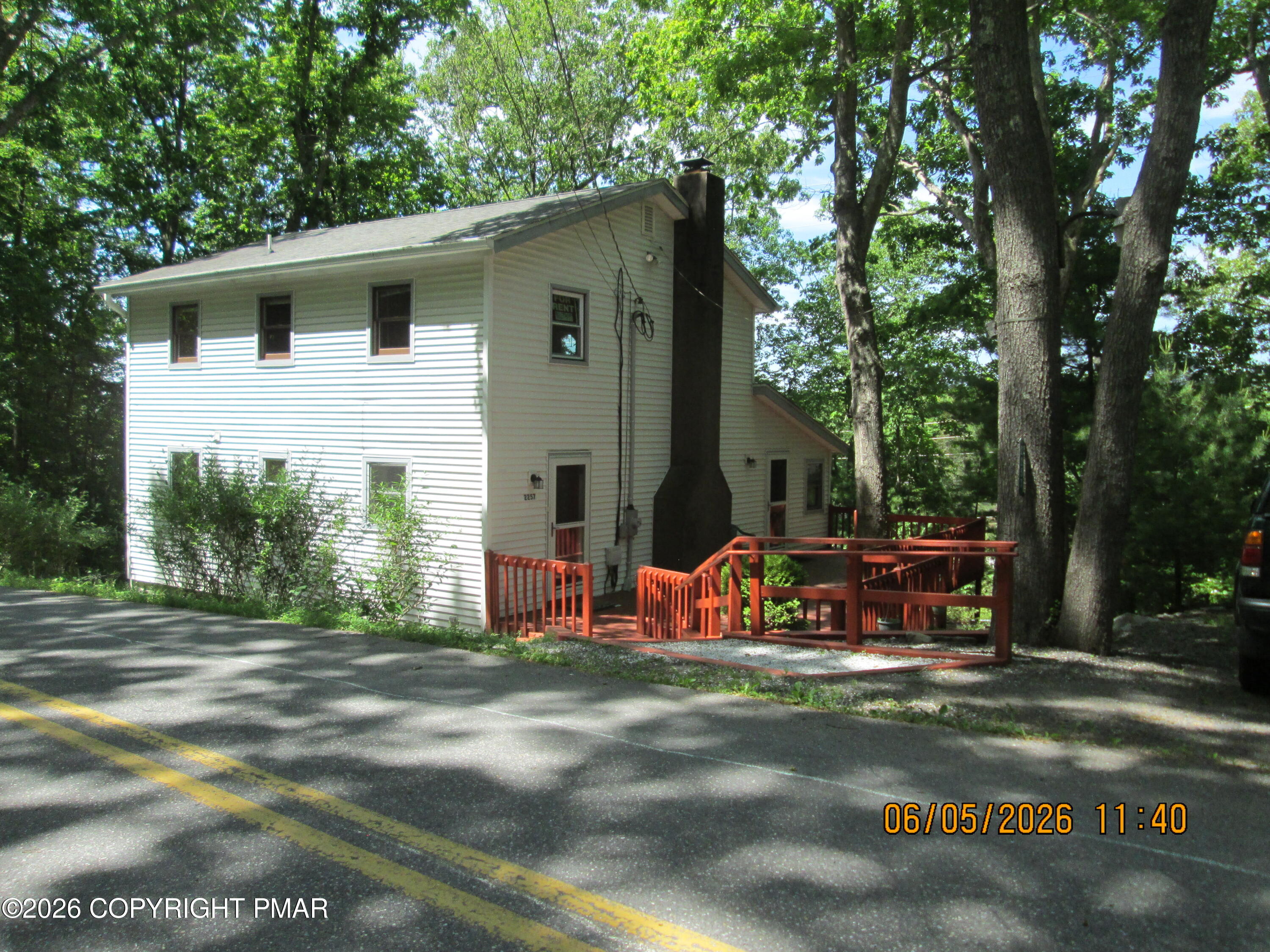 2257 Pine Lane — photo