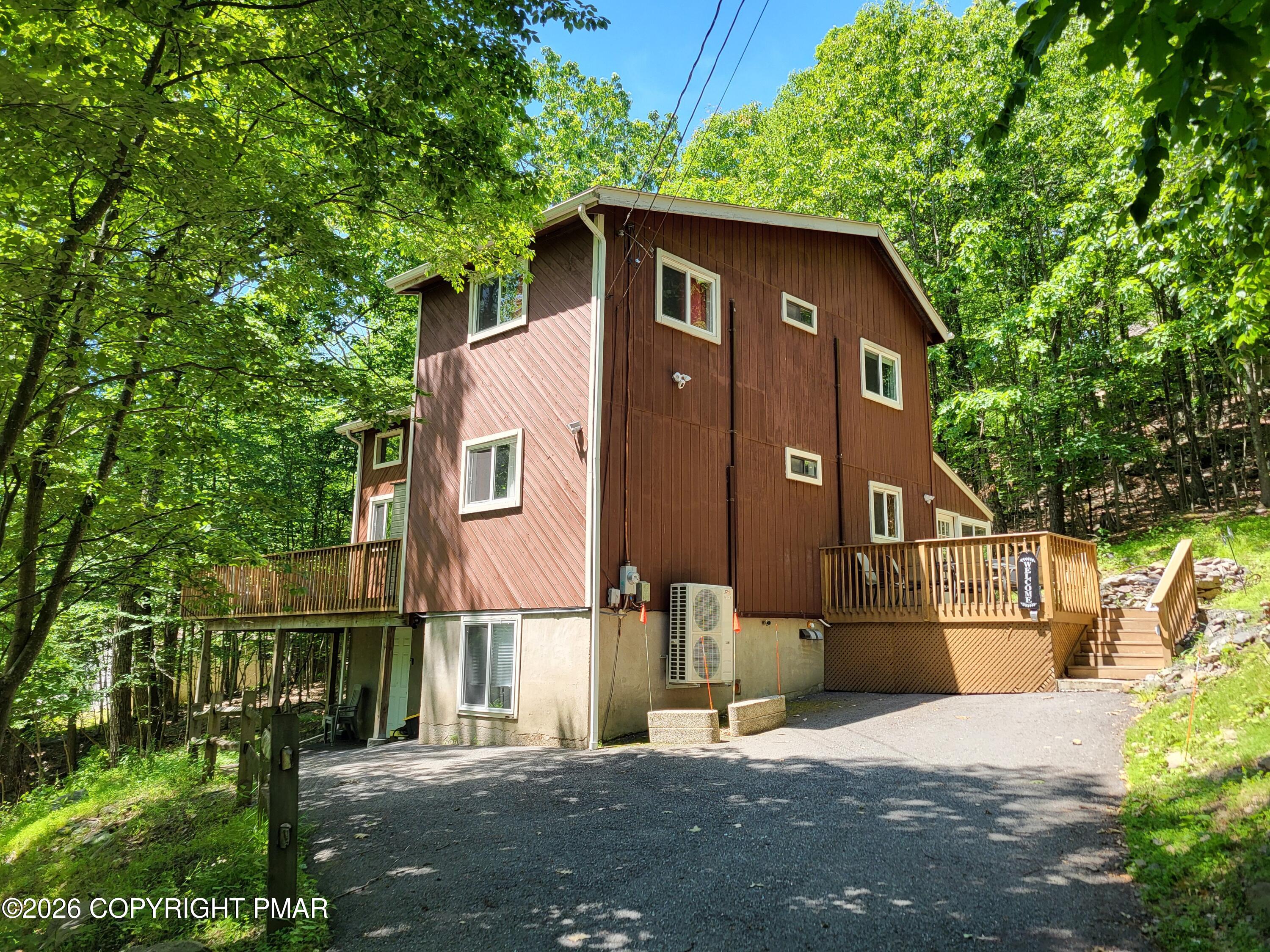 121 Park Court — photo