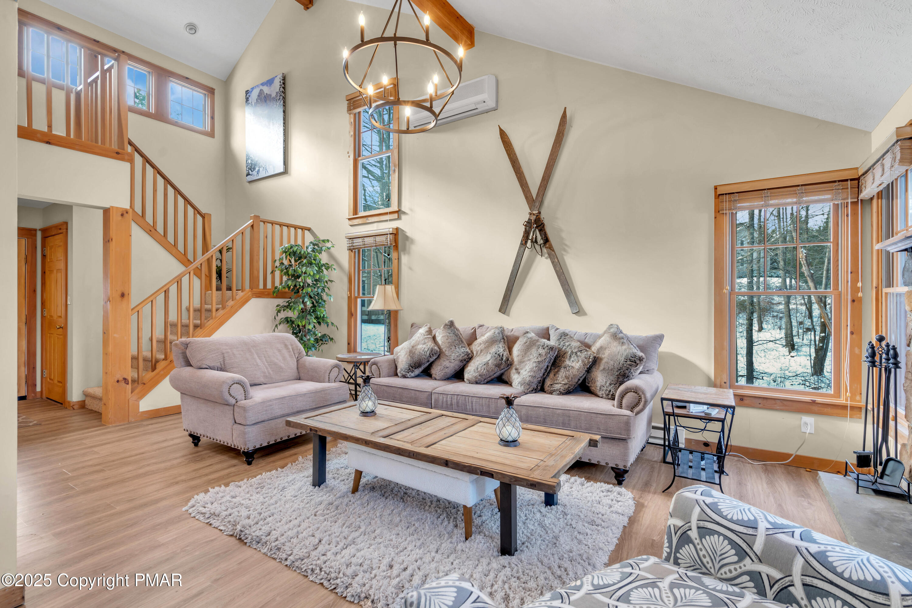 163 Pine Court — photo