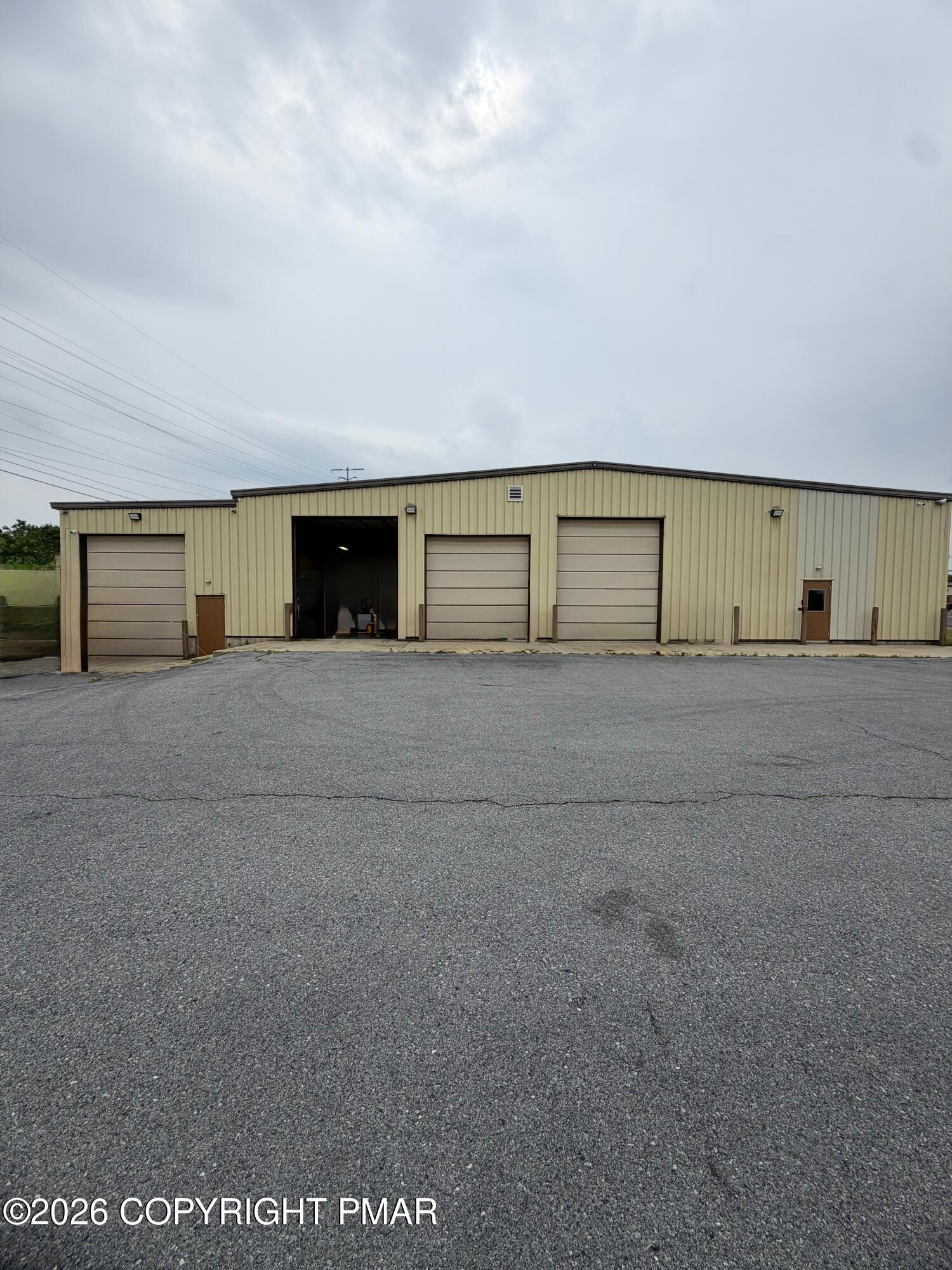 4440 Spring Hill Drive — photo