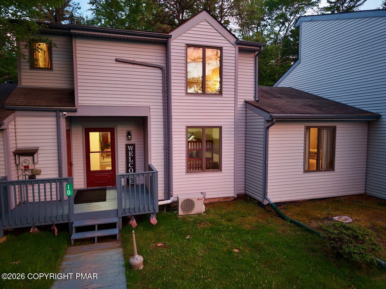 10 Lennon Circle — photo