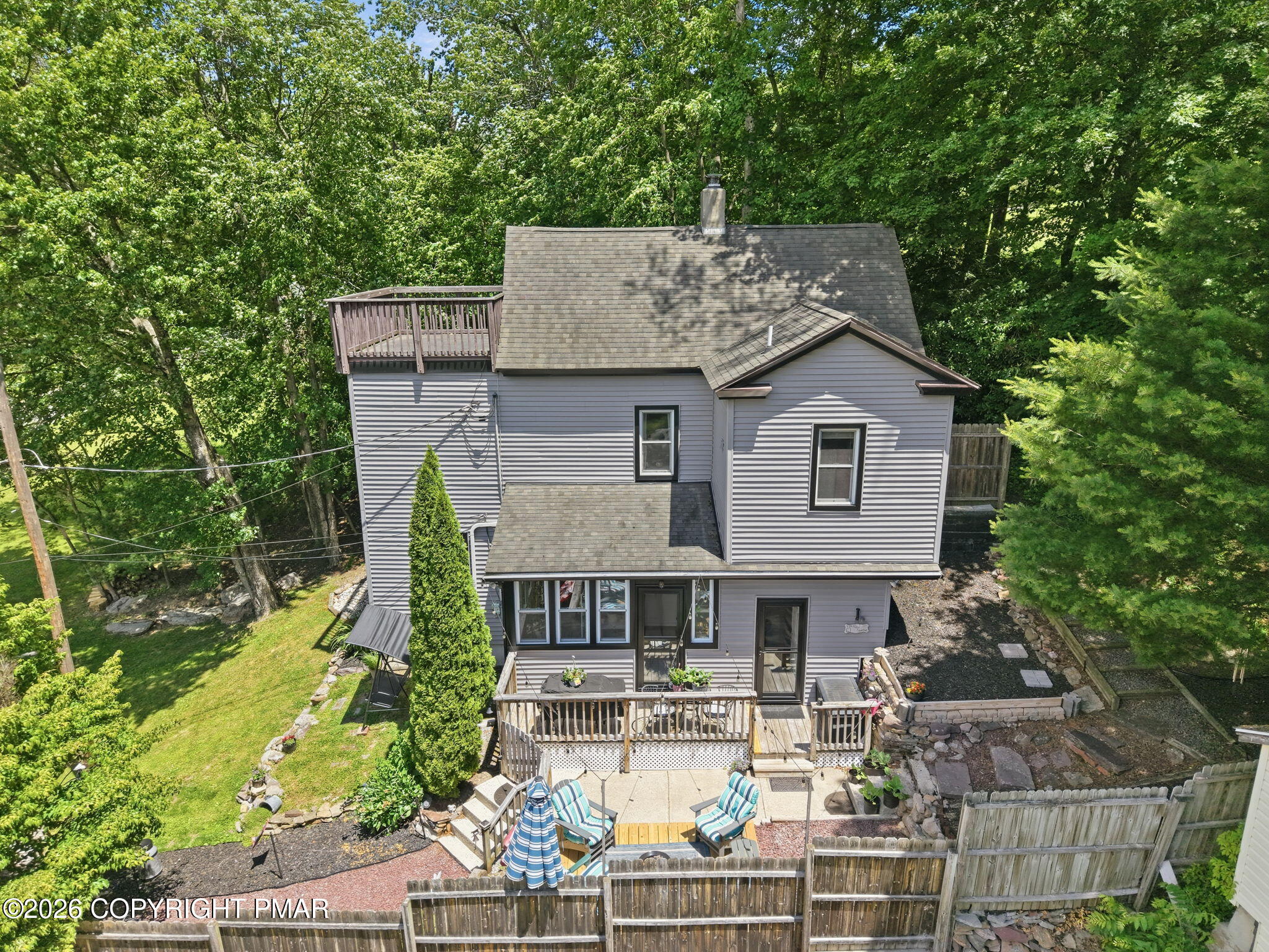 910 Laurel Street — photo