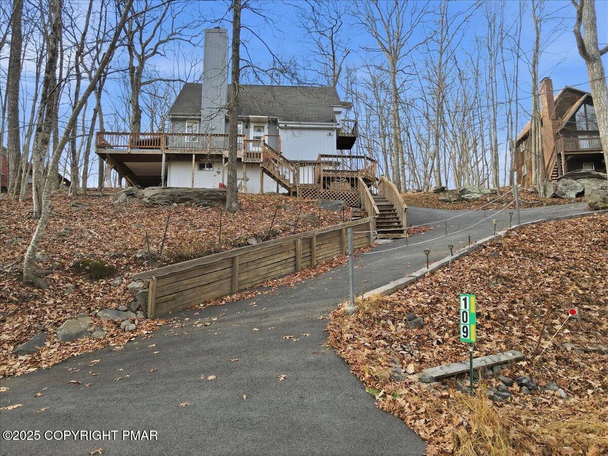 109 Saunders Drive — photo