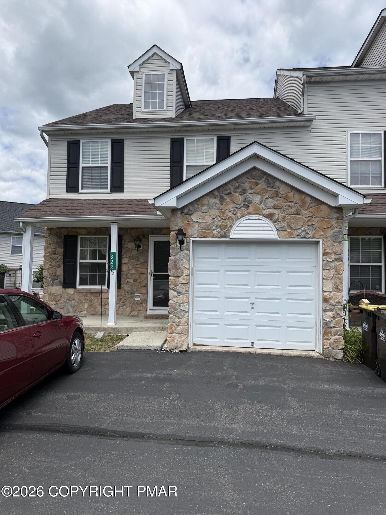 322 Cabinsglade Court — photo