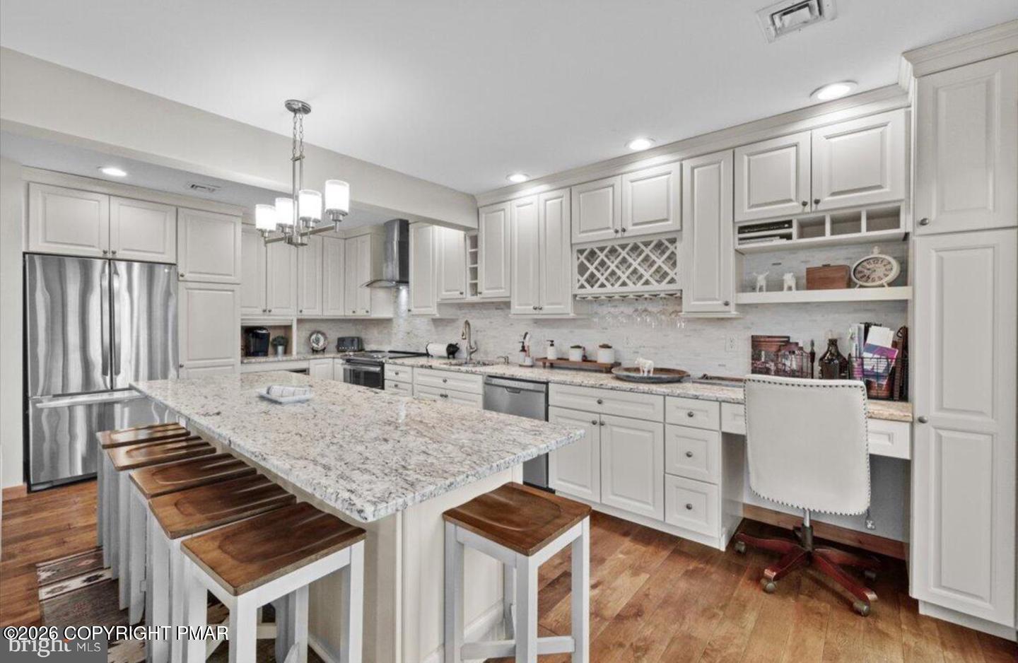 155 Pine Court, Upper Dear Valley Rd E — photo