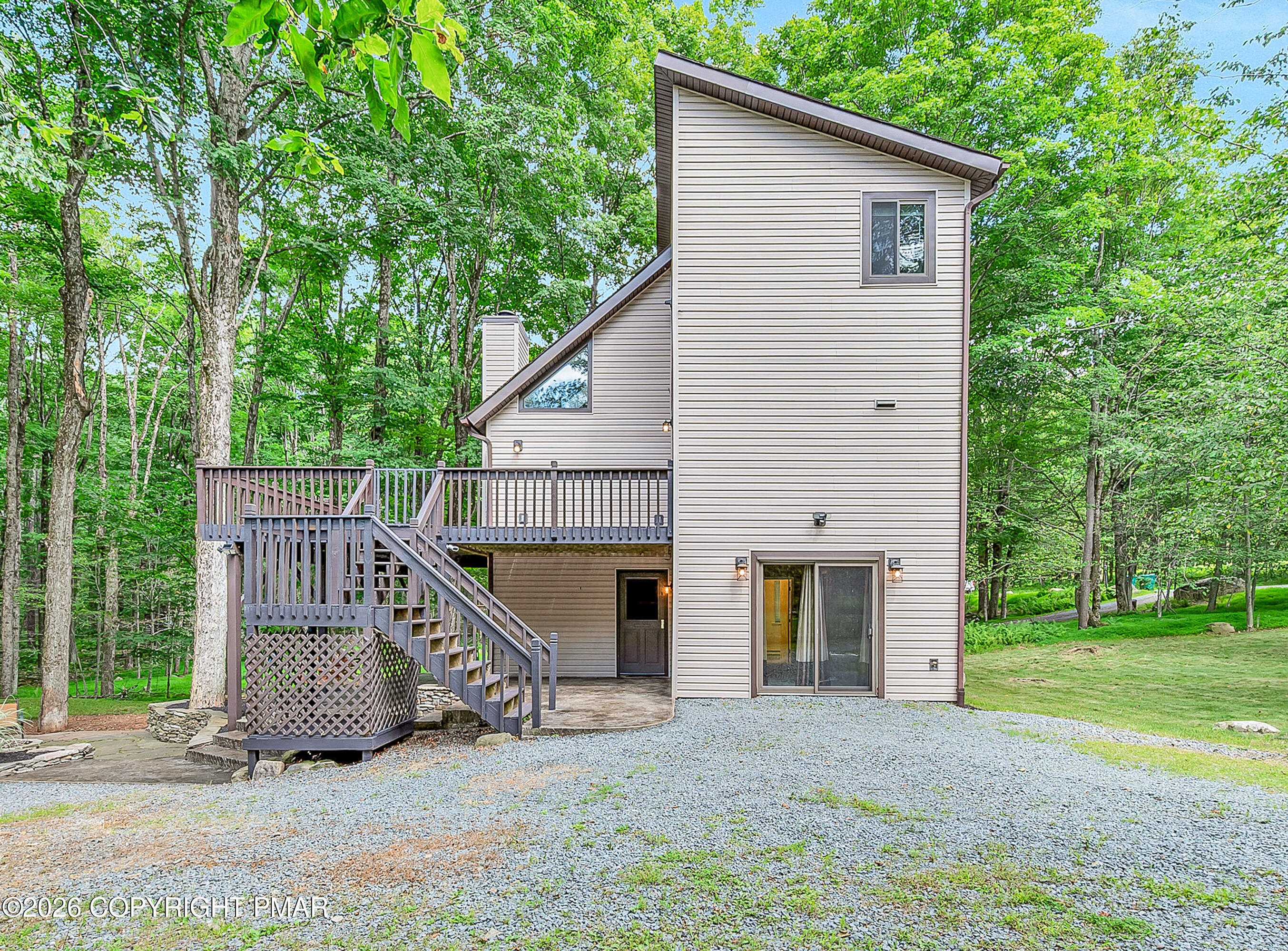 143 Buck Hill — photo