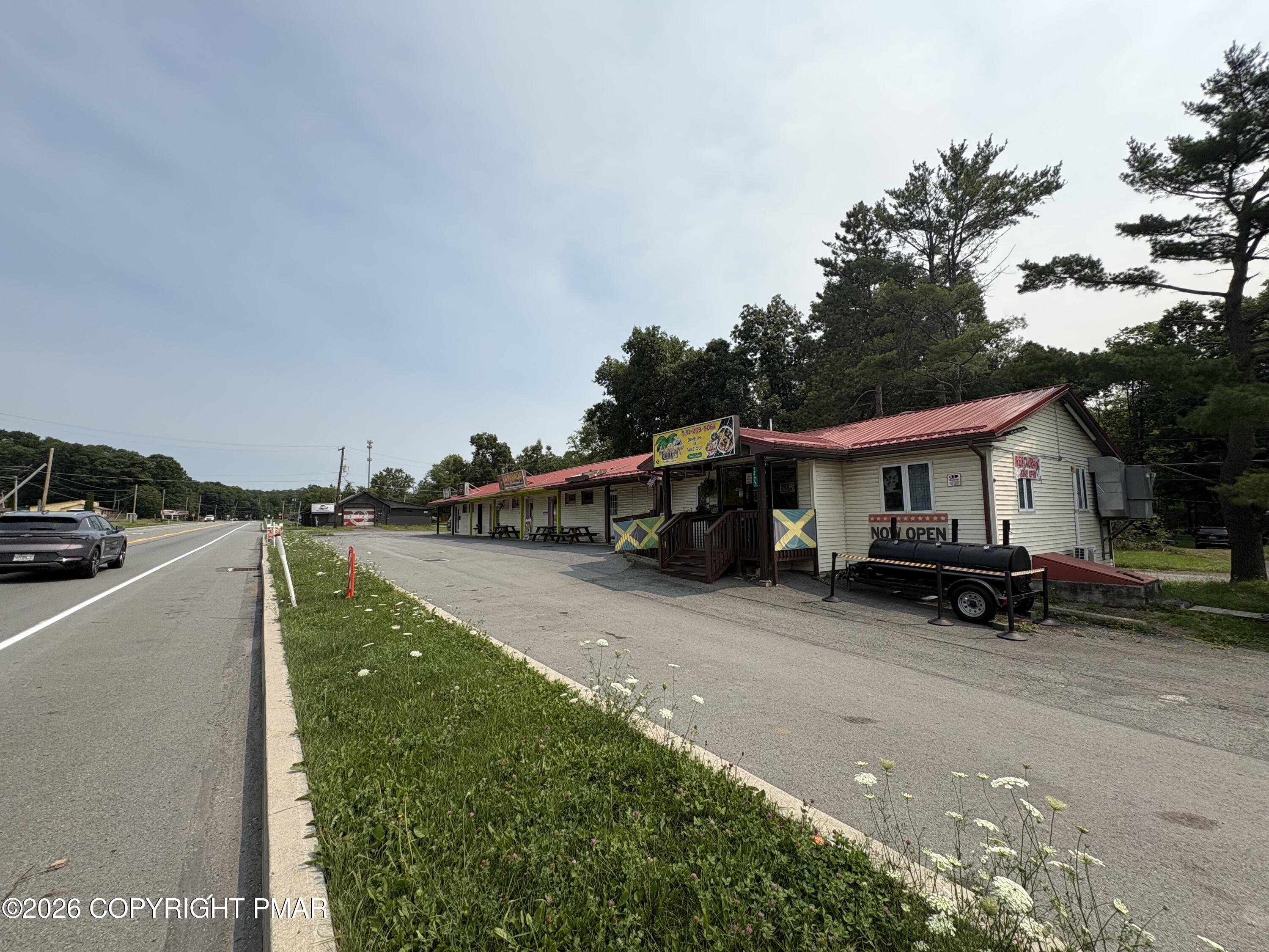 2185 Route 611 104 — photo