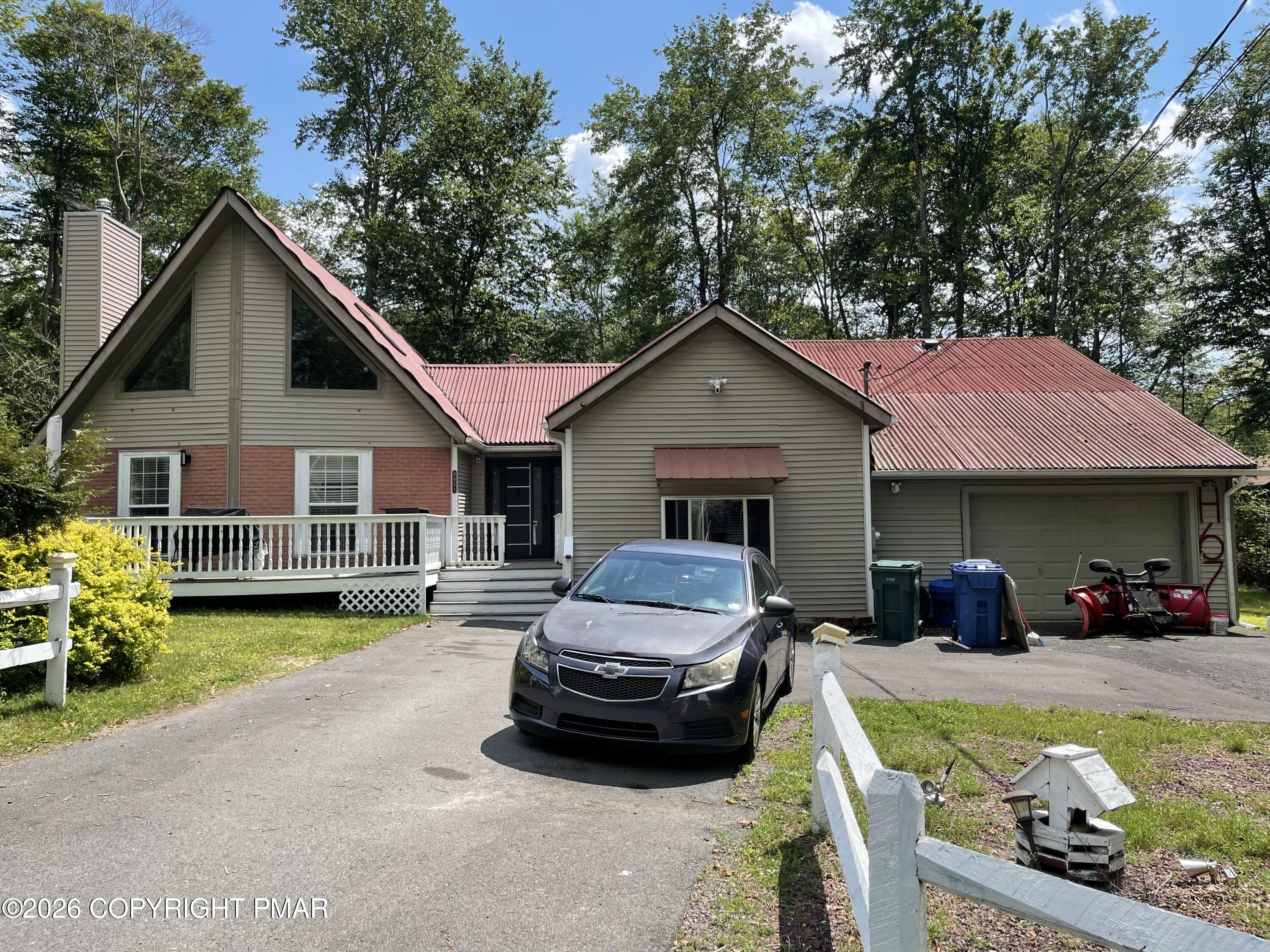 8051 Possum Court — photo