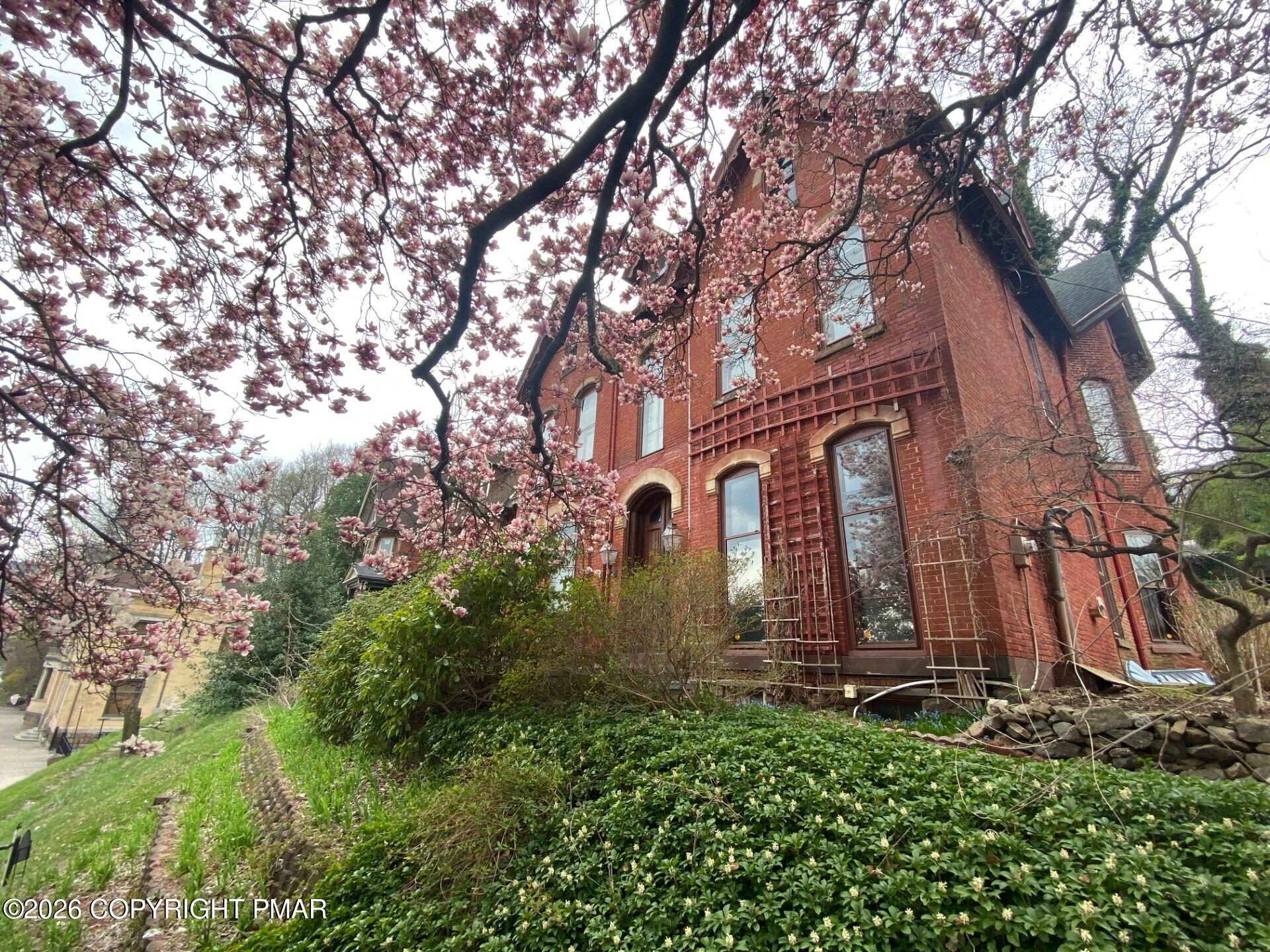315 S Centre Street — photo