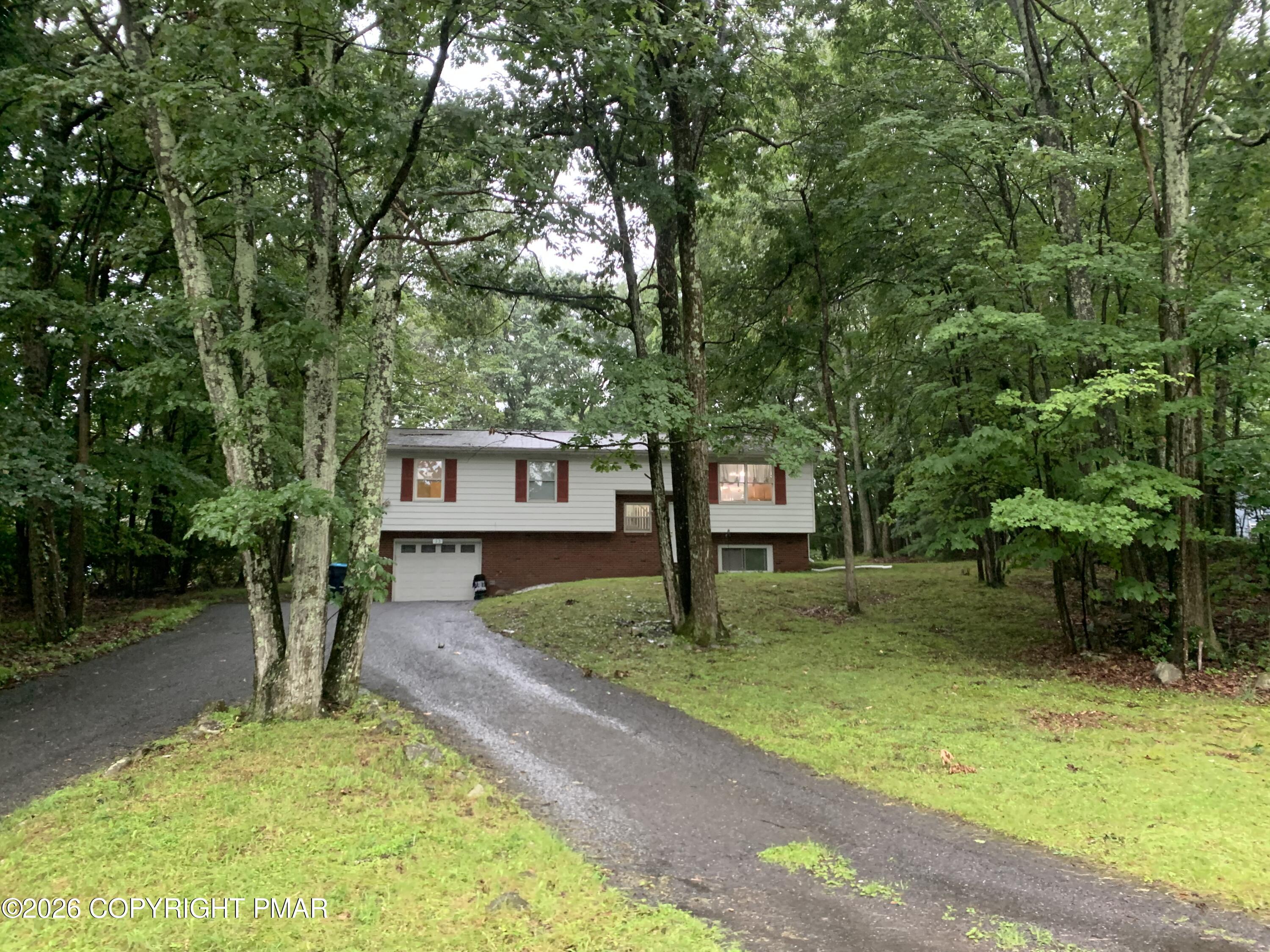 33 Seneca Road — photo