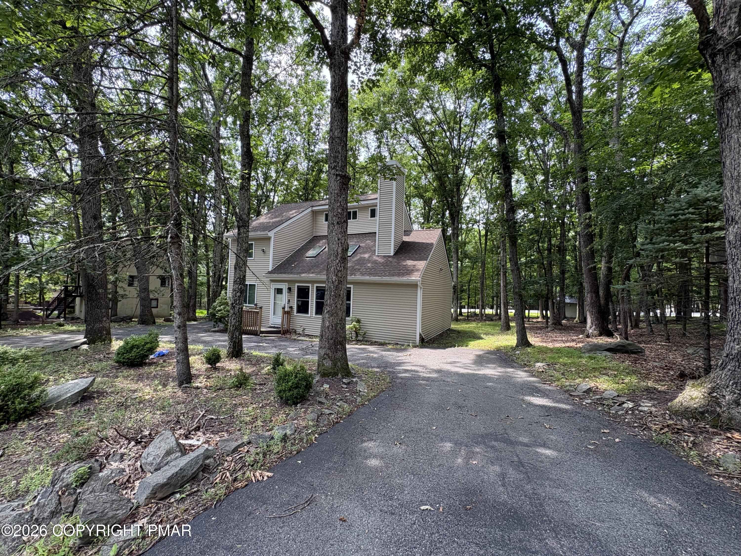 319 Hyland Drive — photo