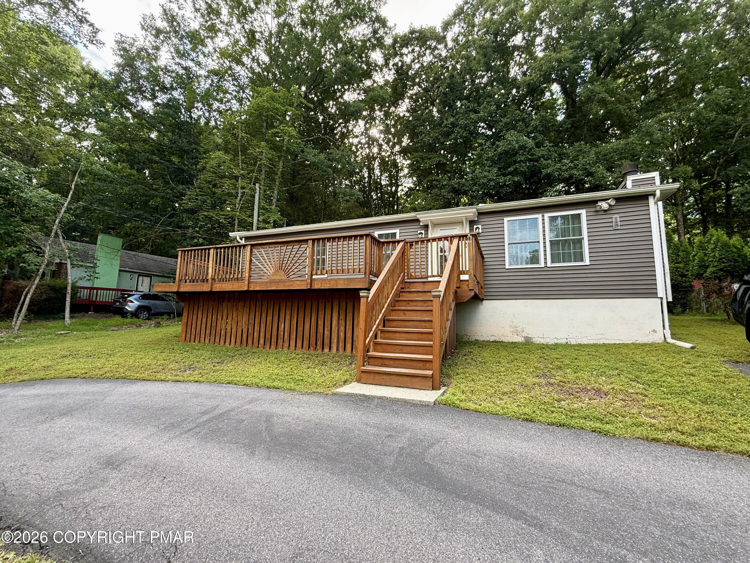 15 Gail Drive — photo