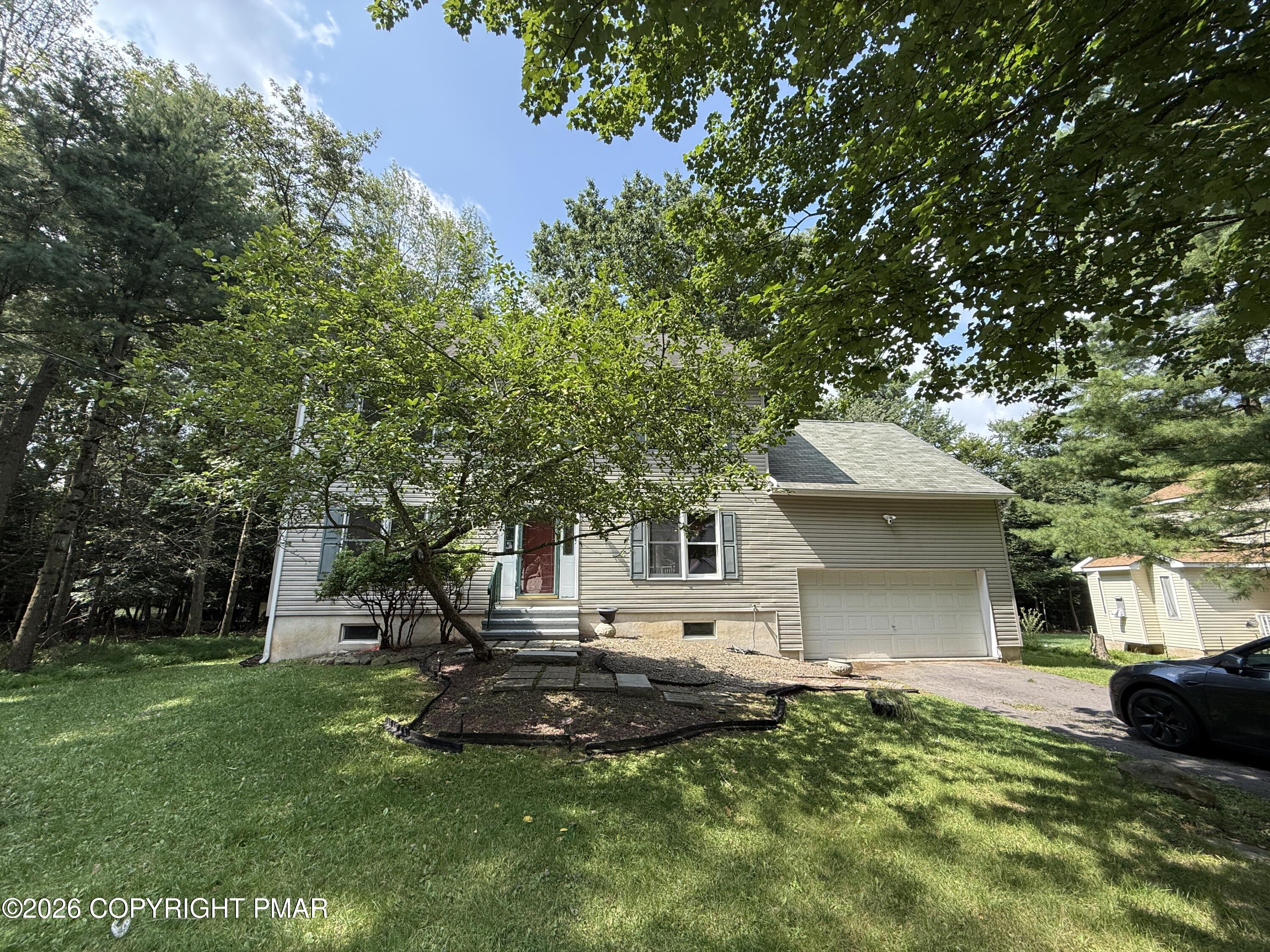 1127 Thunder Drive — photo