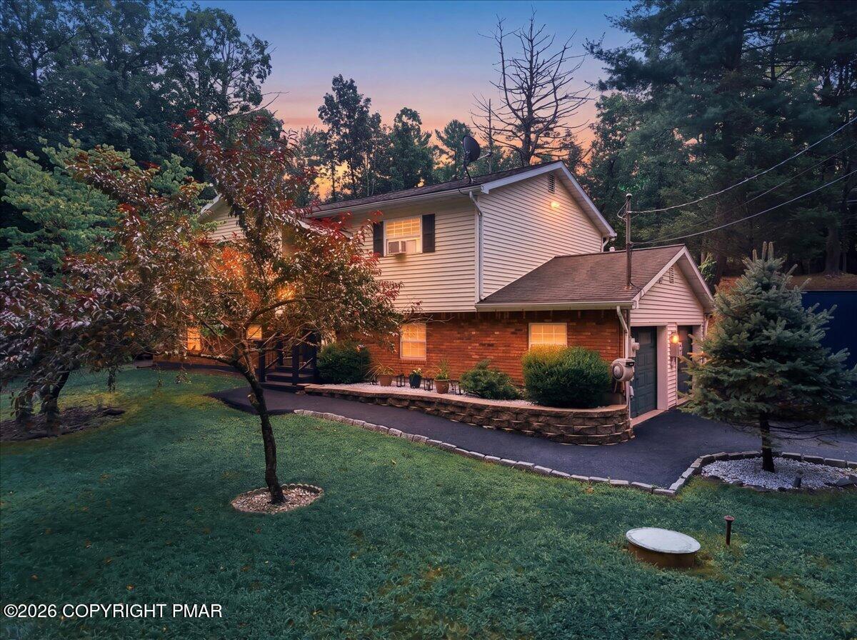 2434 Woodcrest Drive — photo