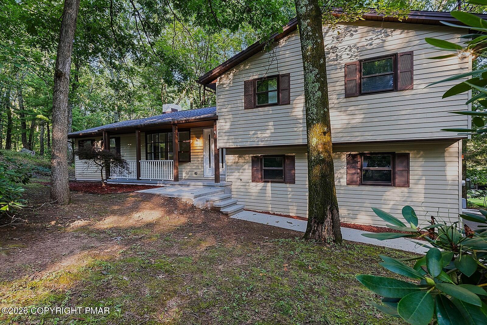 516 Black Oak Drive — photo