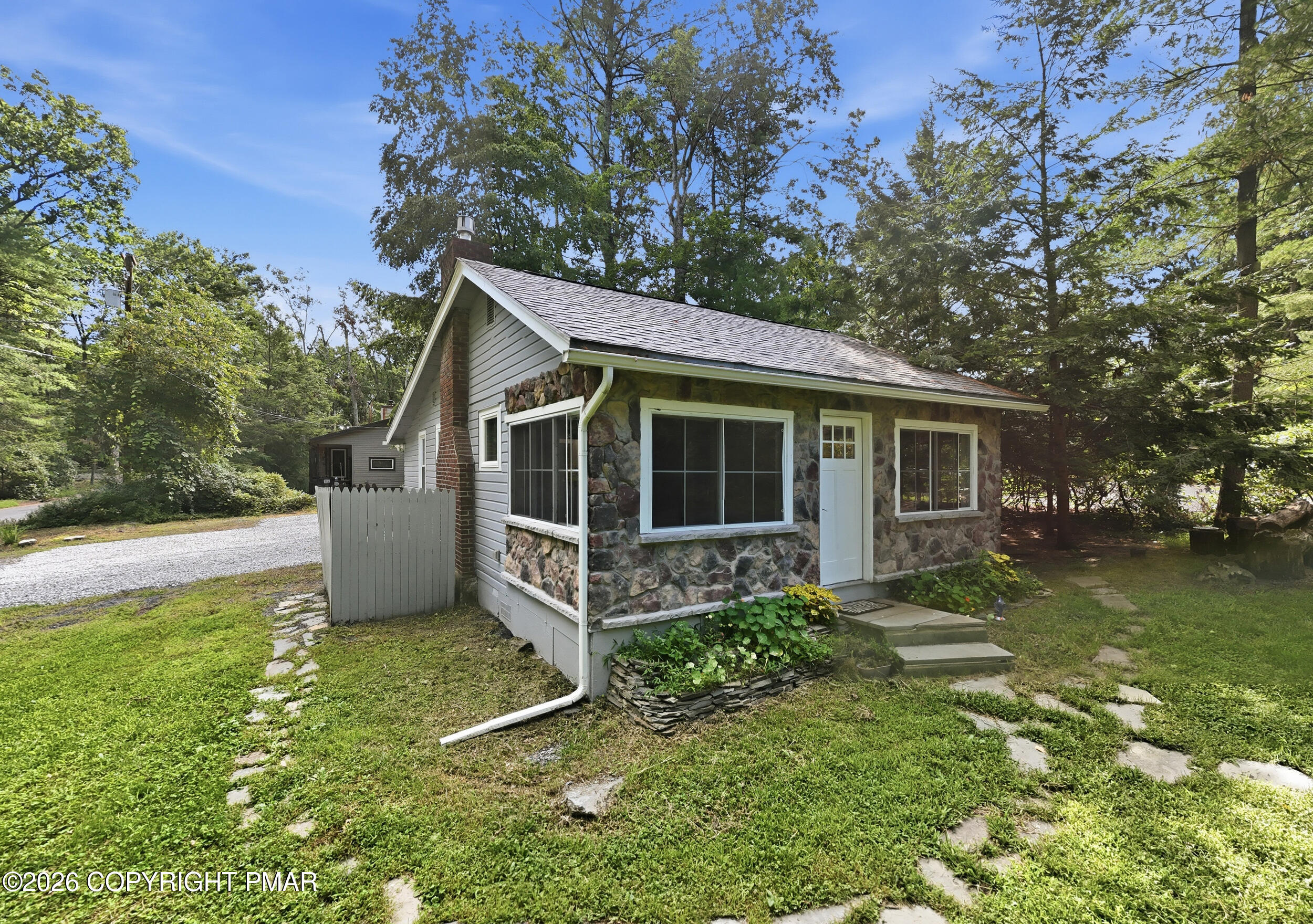 126 W West View Circle — photo