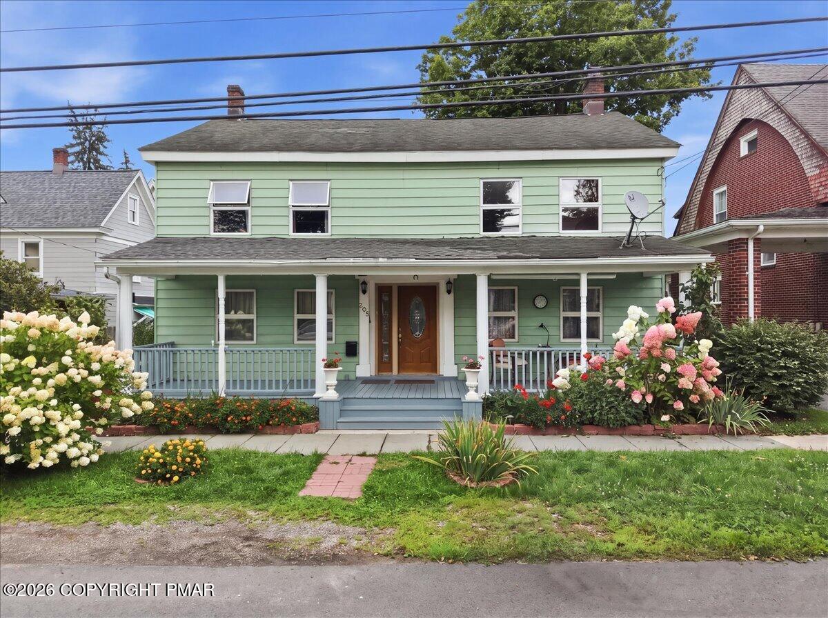 205 Maple Avenue — photo