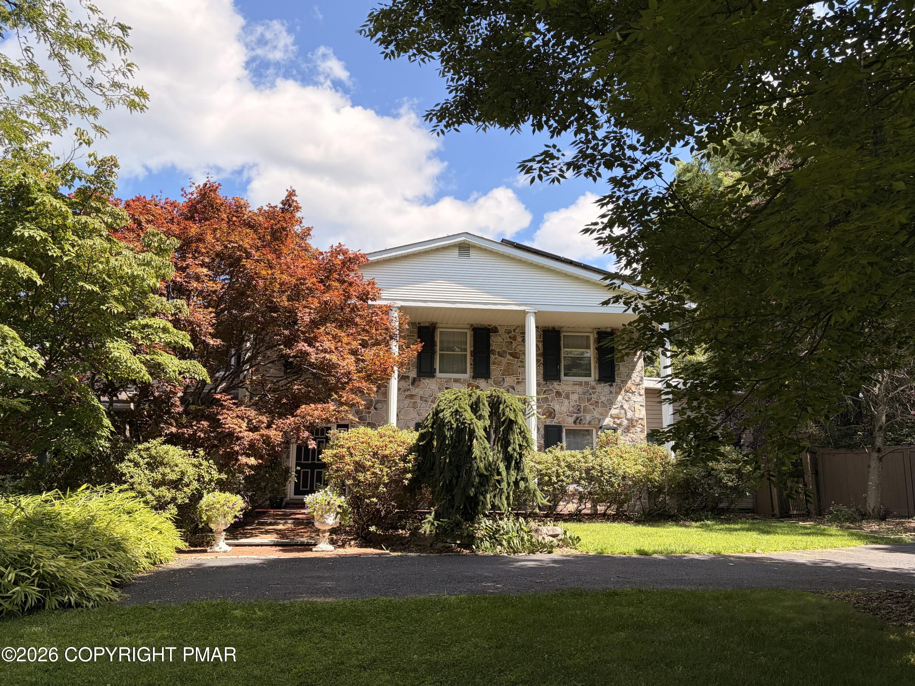 164 Chestnut Oak Drive — photo