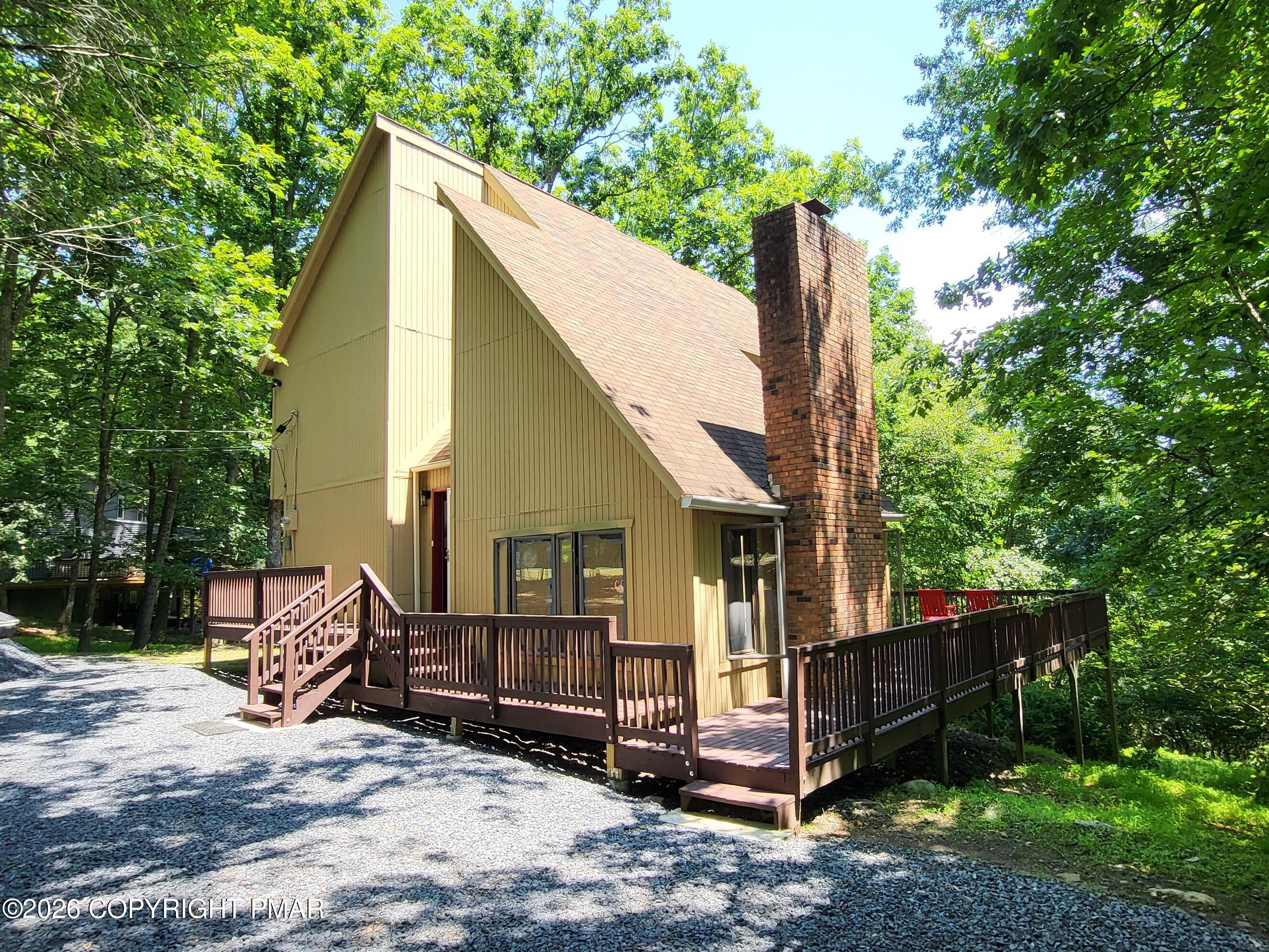 548 Clubhouse Drive — photo