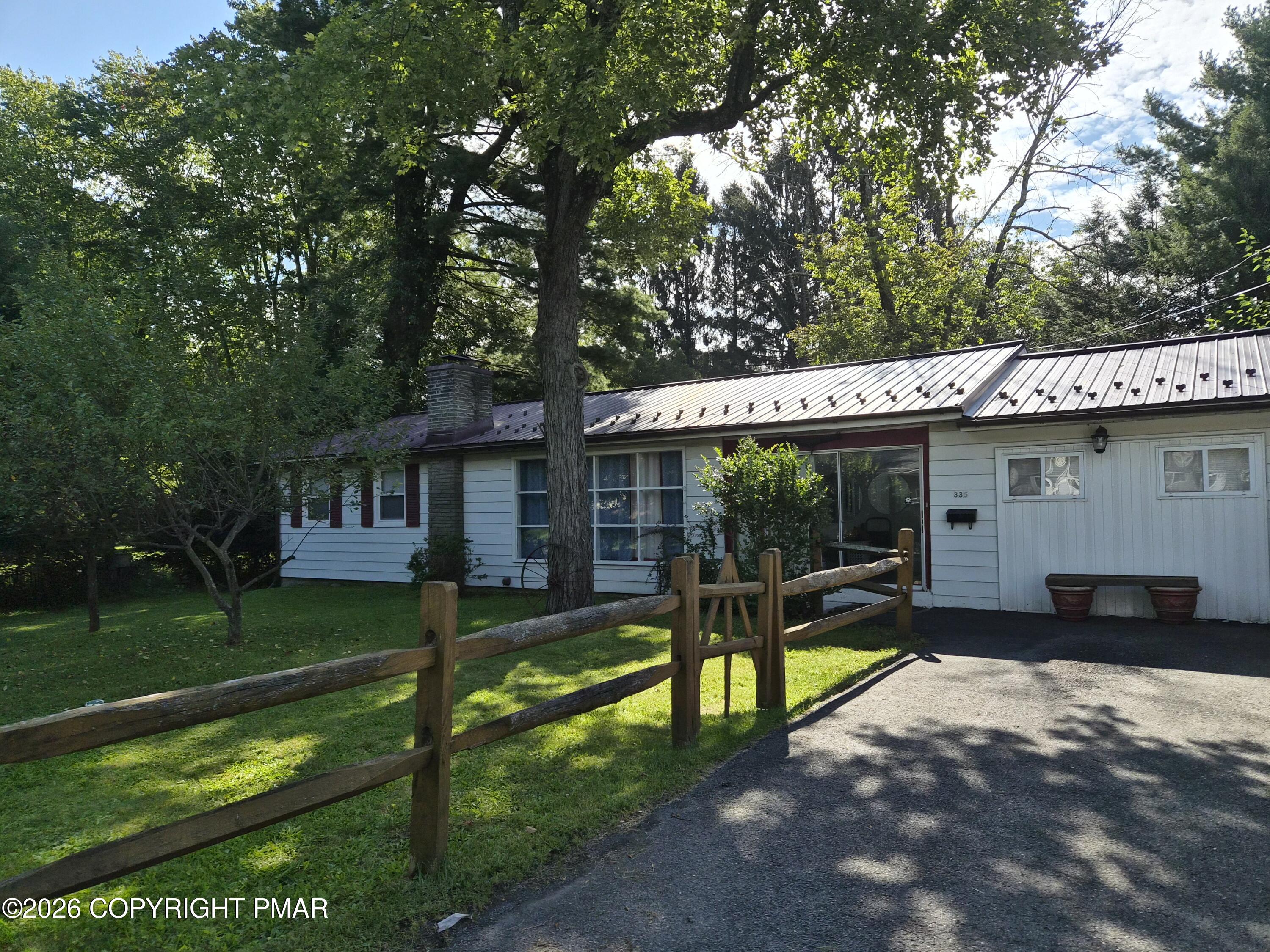 335 E Brown Street — photo