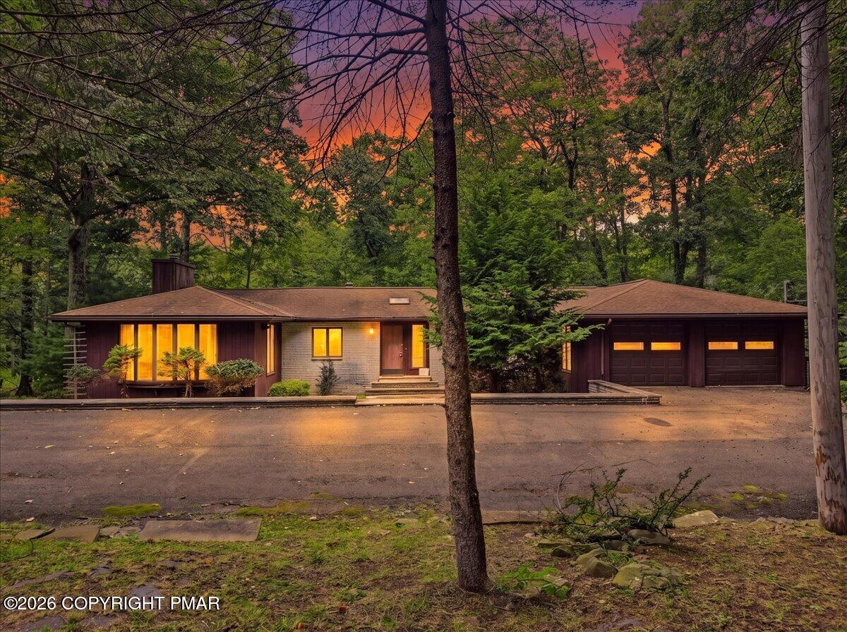 1586 Sullivan Trail — photo