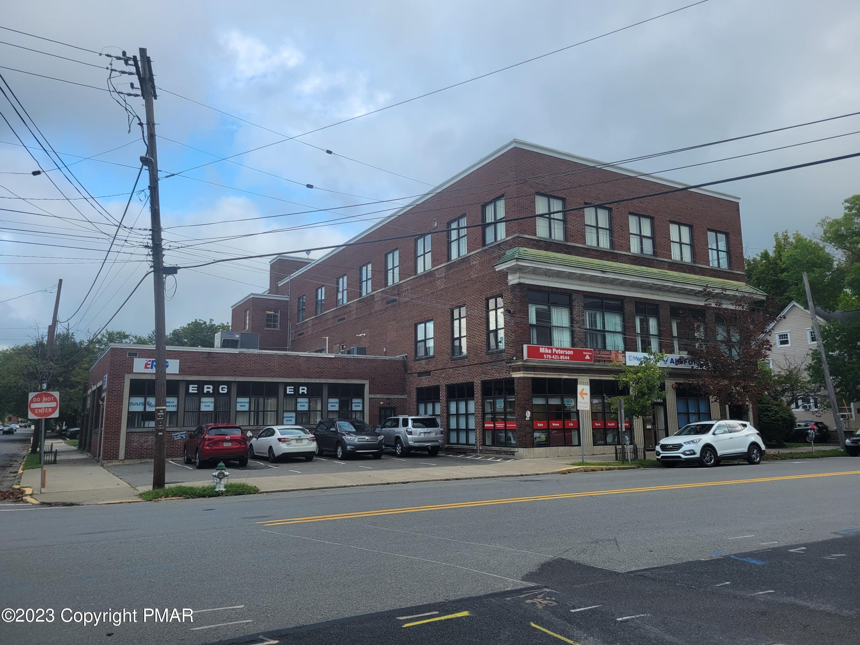 912 Main Street, 304 — photo