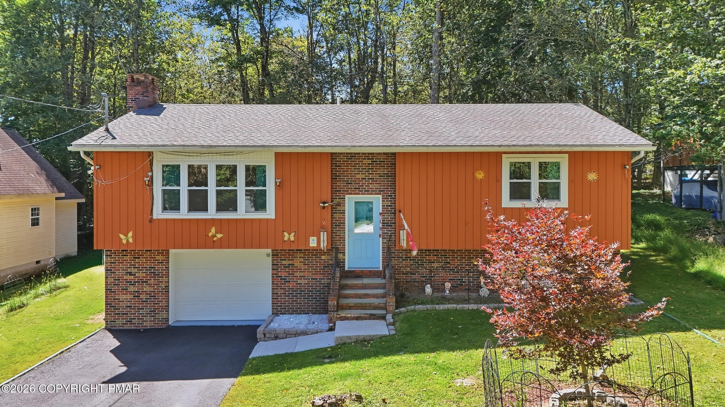 8466 Bumble Bee Way — photo