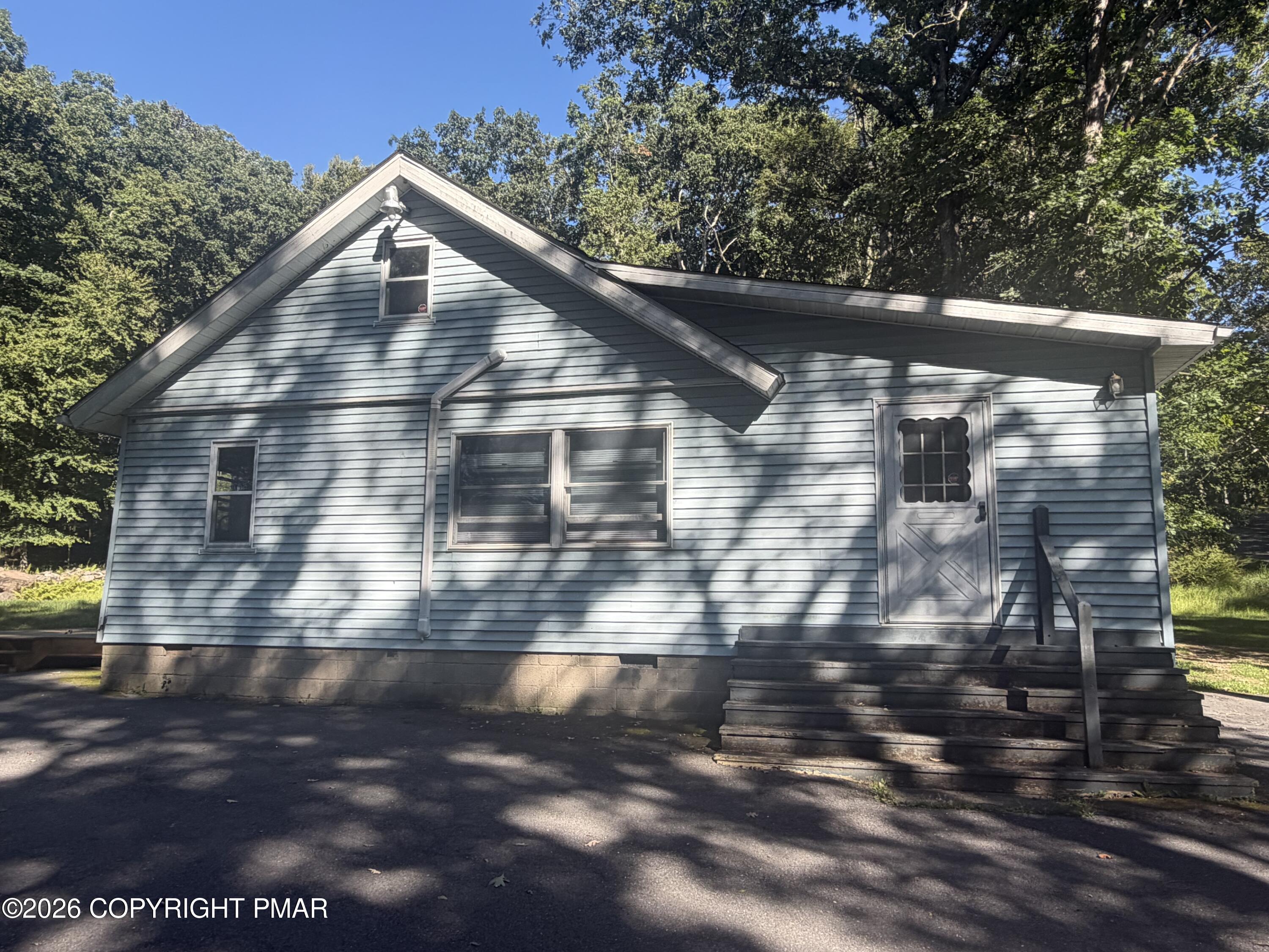 3374 Trafalgar Avenue — photo