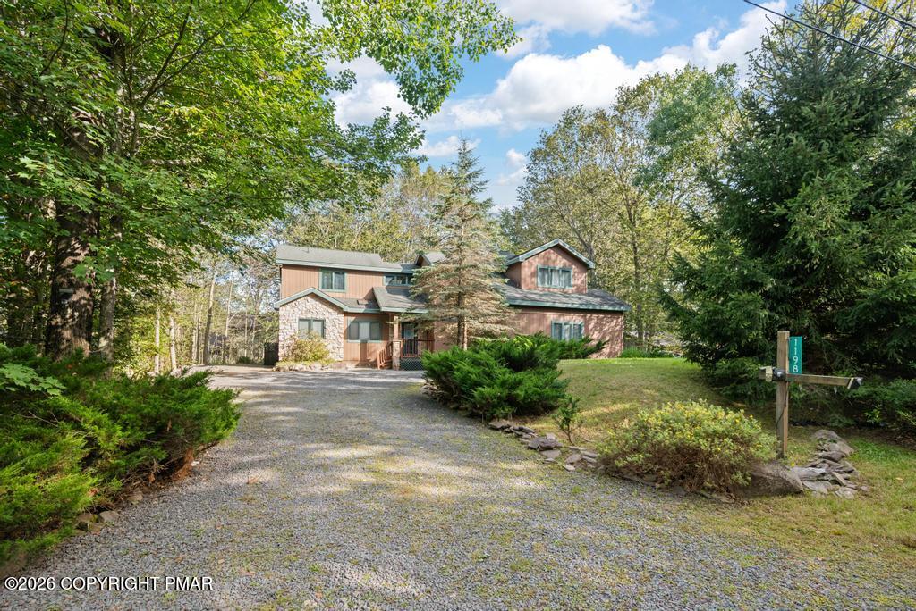 1198 Deer Run — photo
