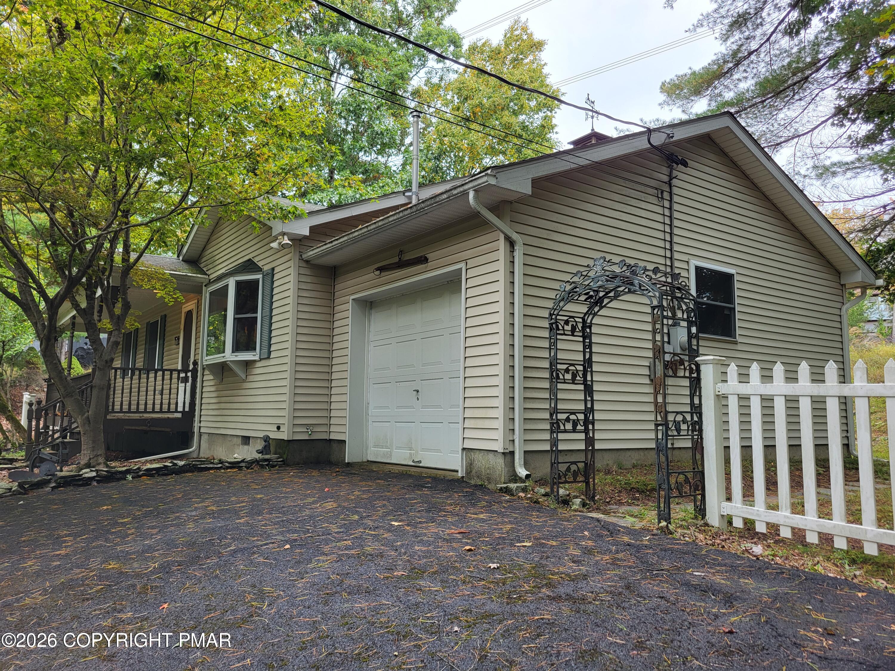 141 Manchester Drive — photo