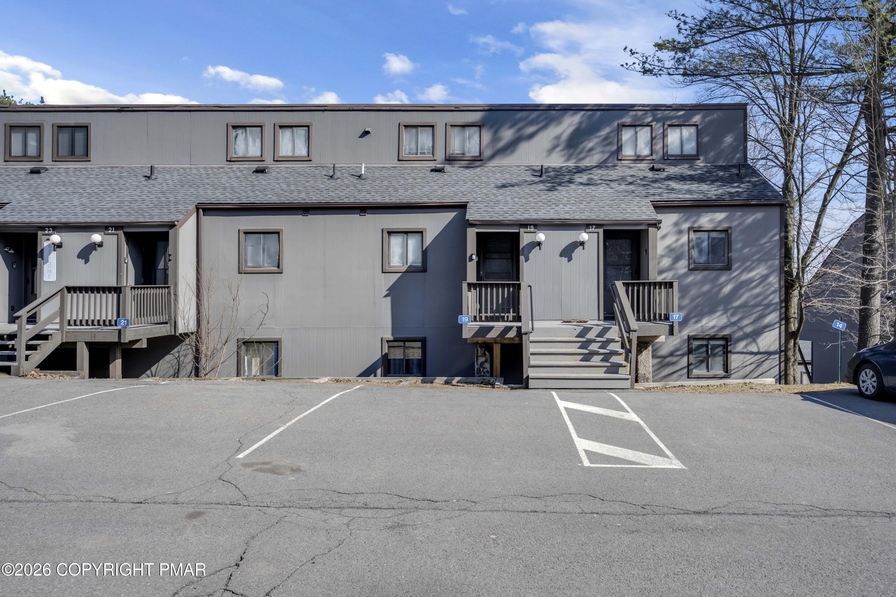 19 Middle Village Way — photo