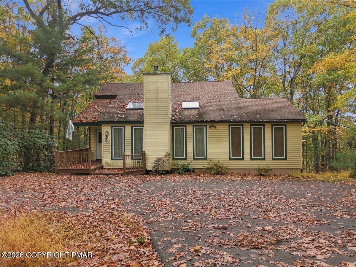 1121 Overlook Court — photo