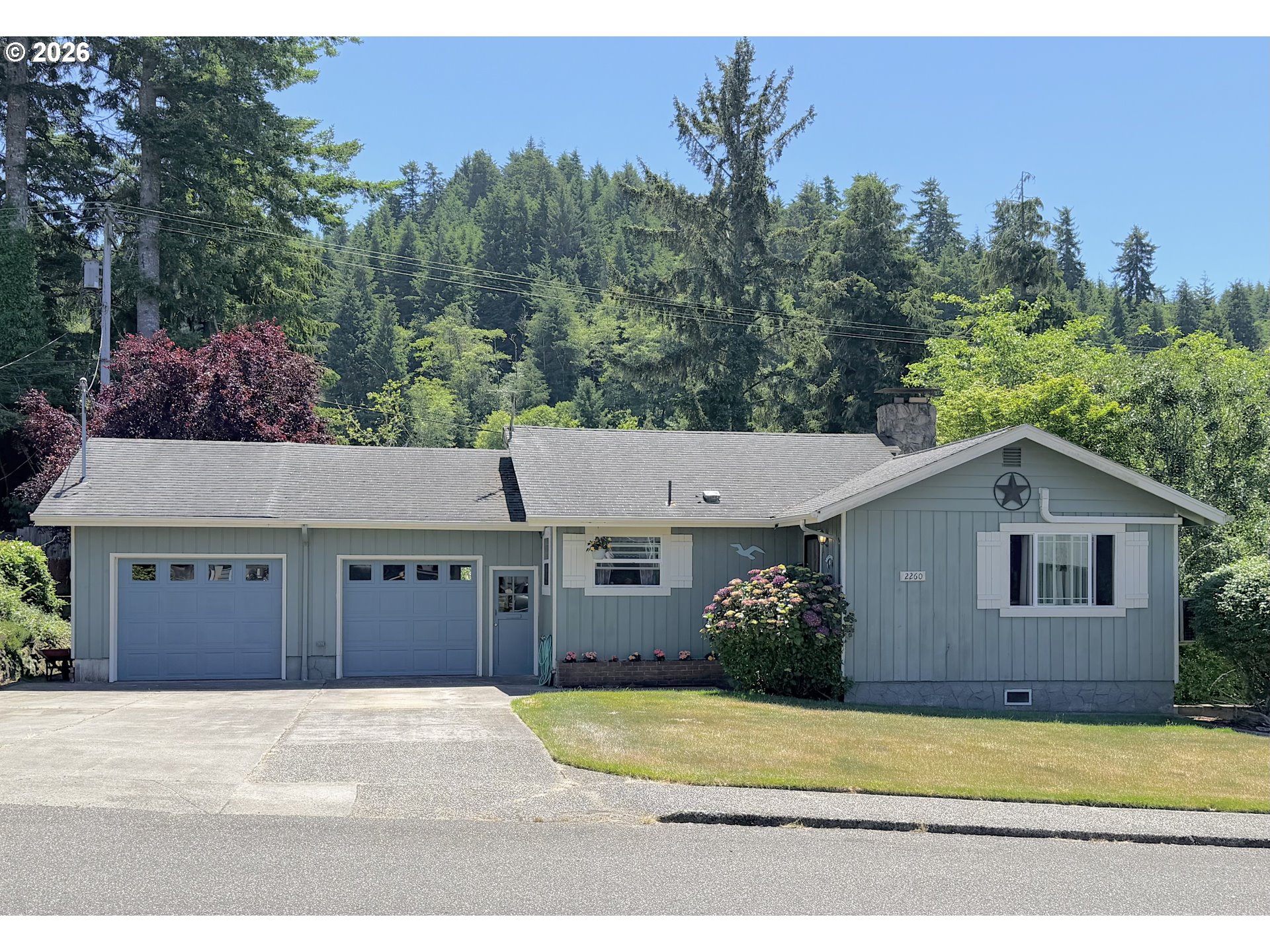 2260 Arthur Dr — photo