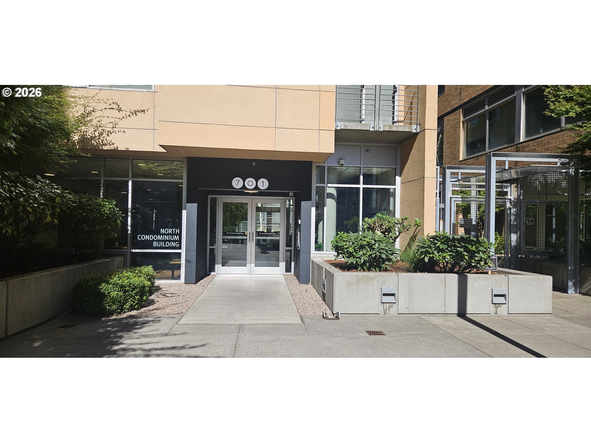 701 Columbia St 404 — photo