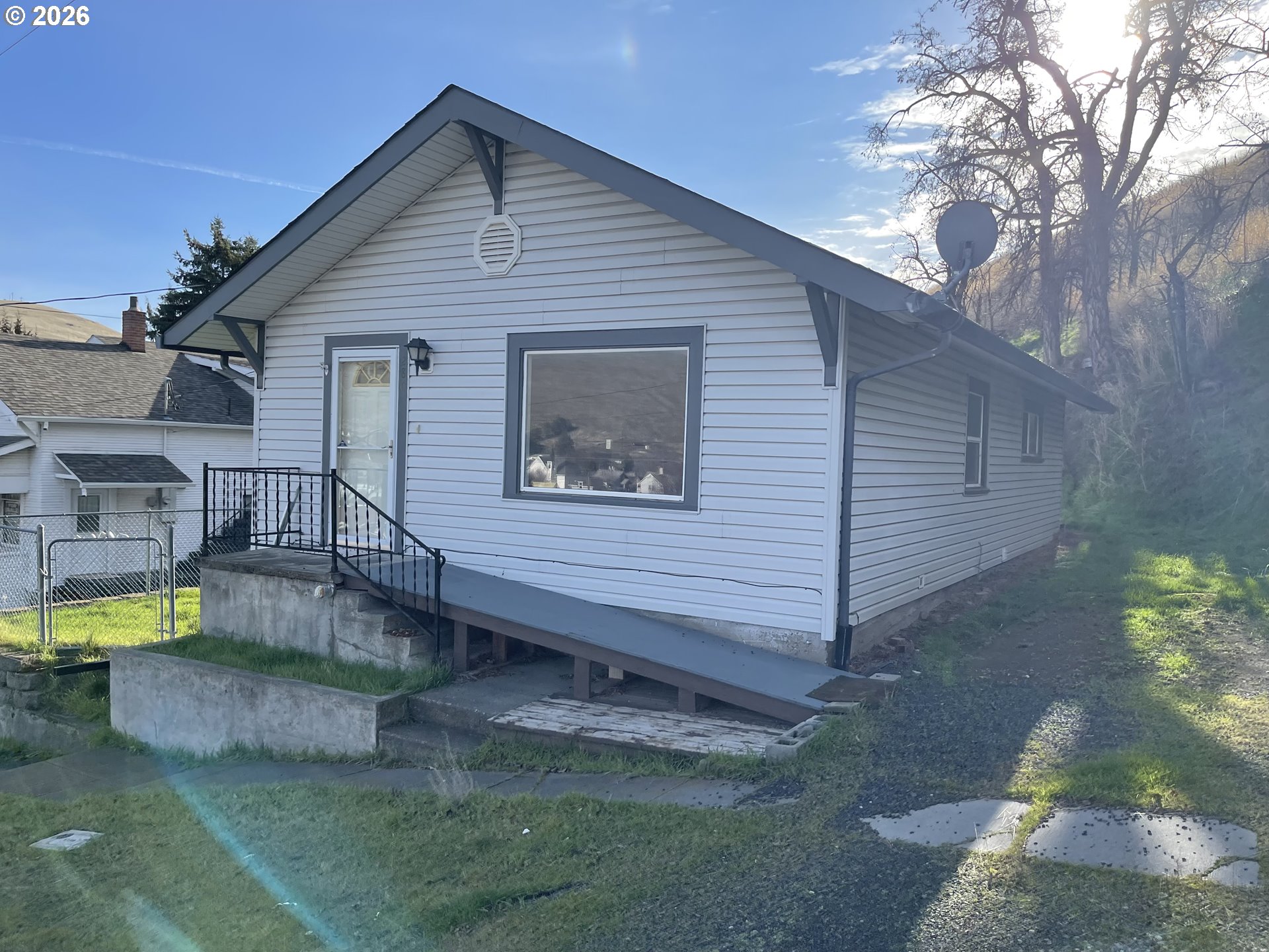 280 W Center St — photo