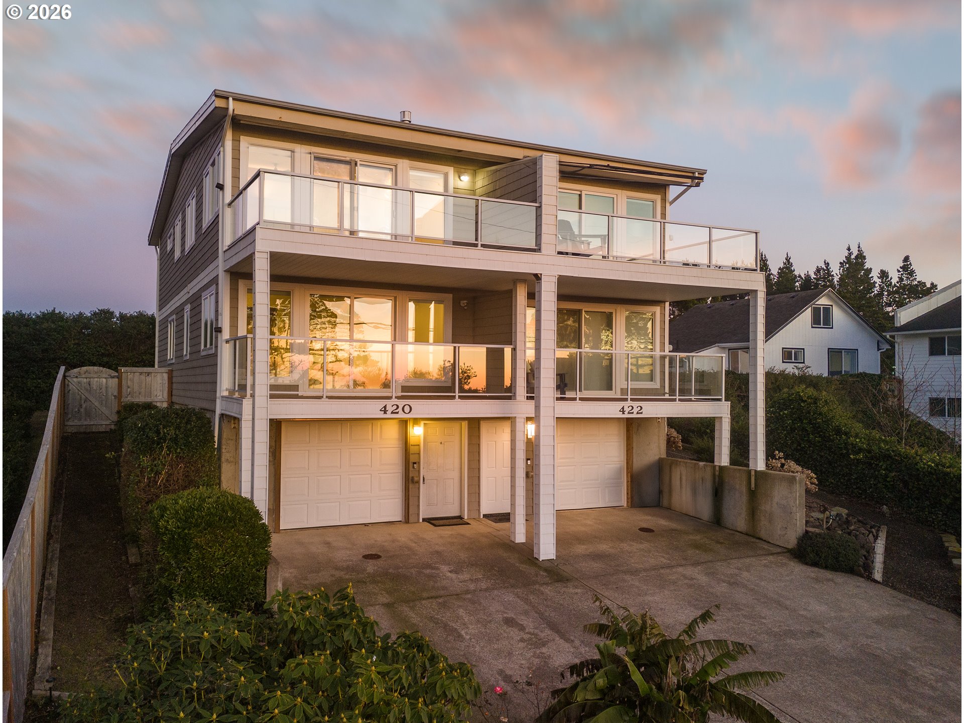 420 SW Coast Ave — photo