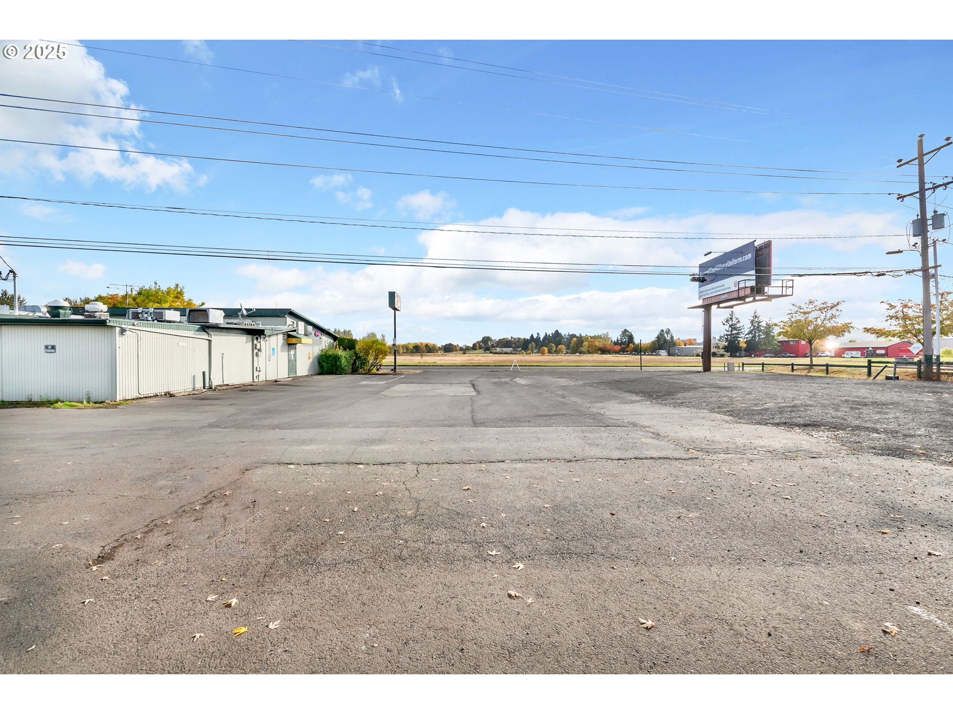 770 S BERTELSEN RD, Eugene, OR 97402 — photo 3
