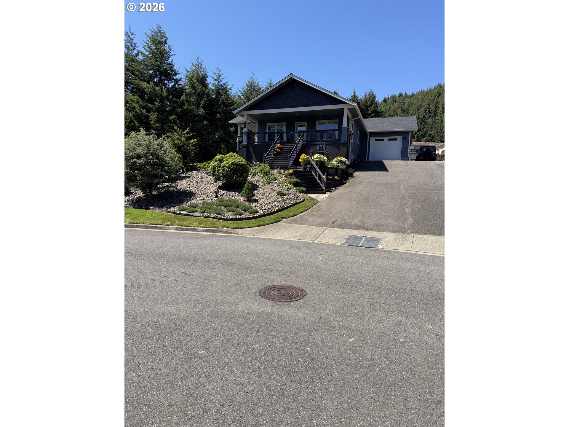 250 Foxglove Way — photo