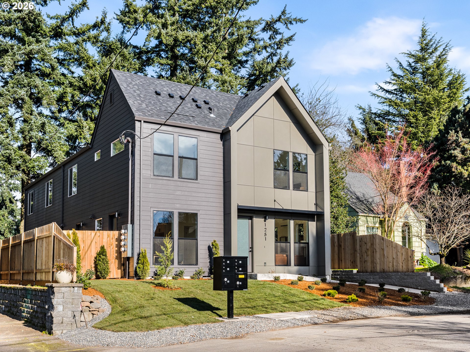 1247 SW Hume Ct — photo