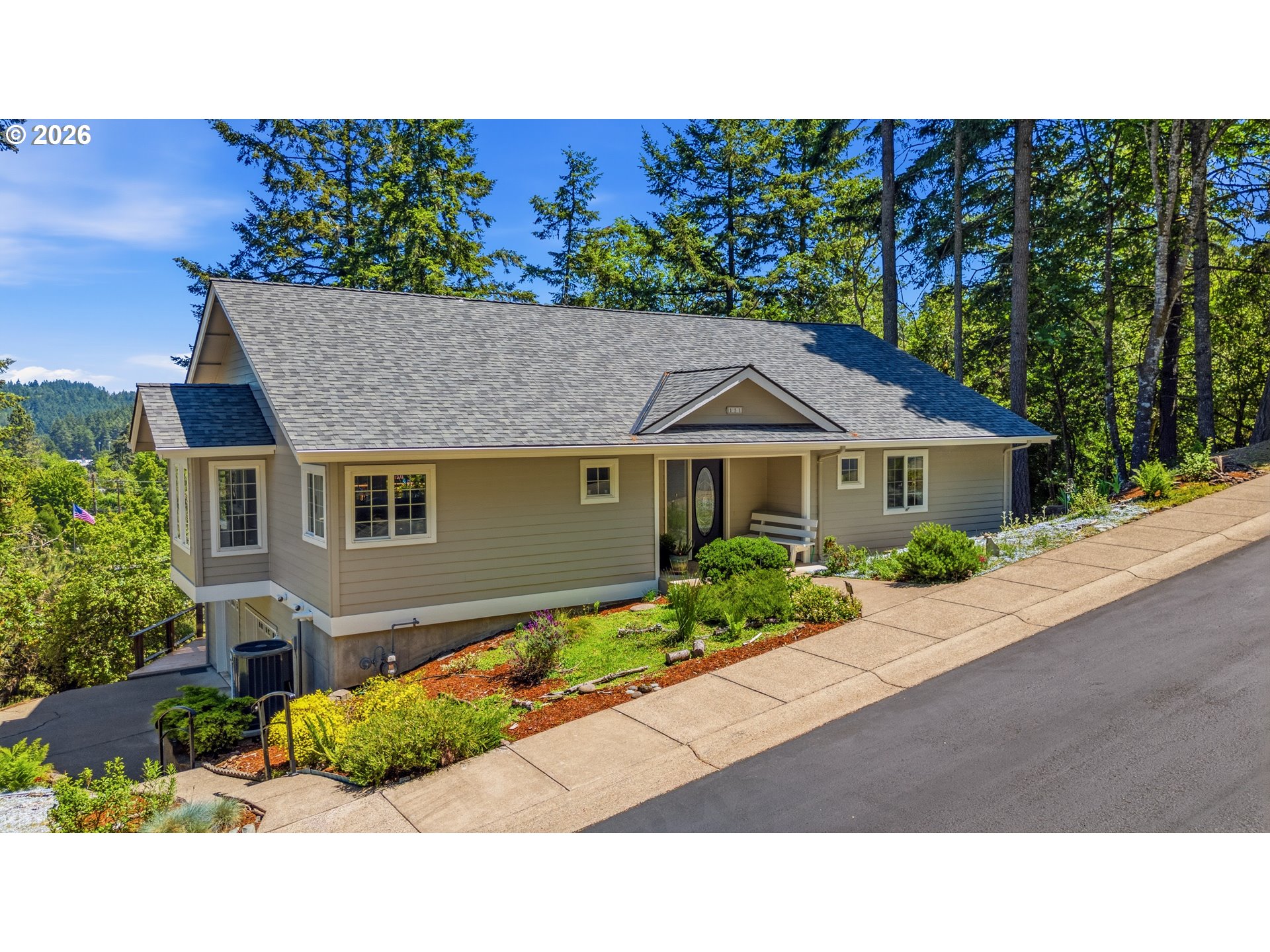 151 Rockridge Loop — photo