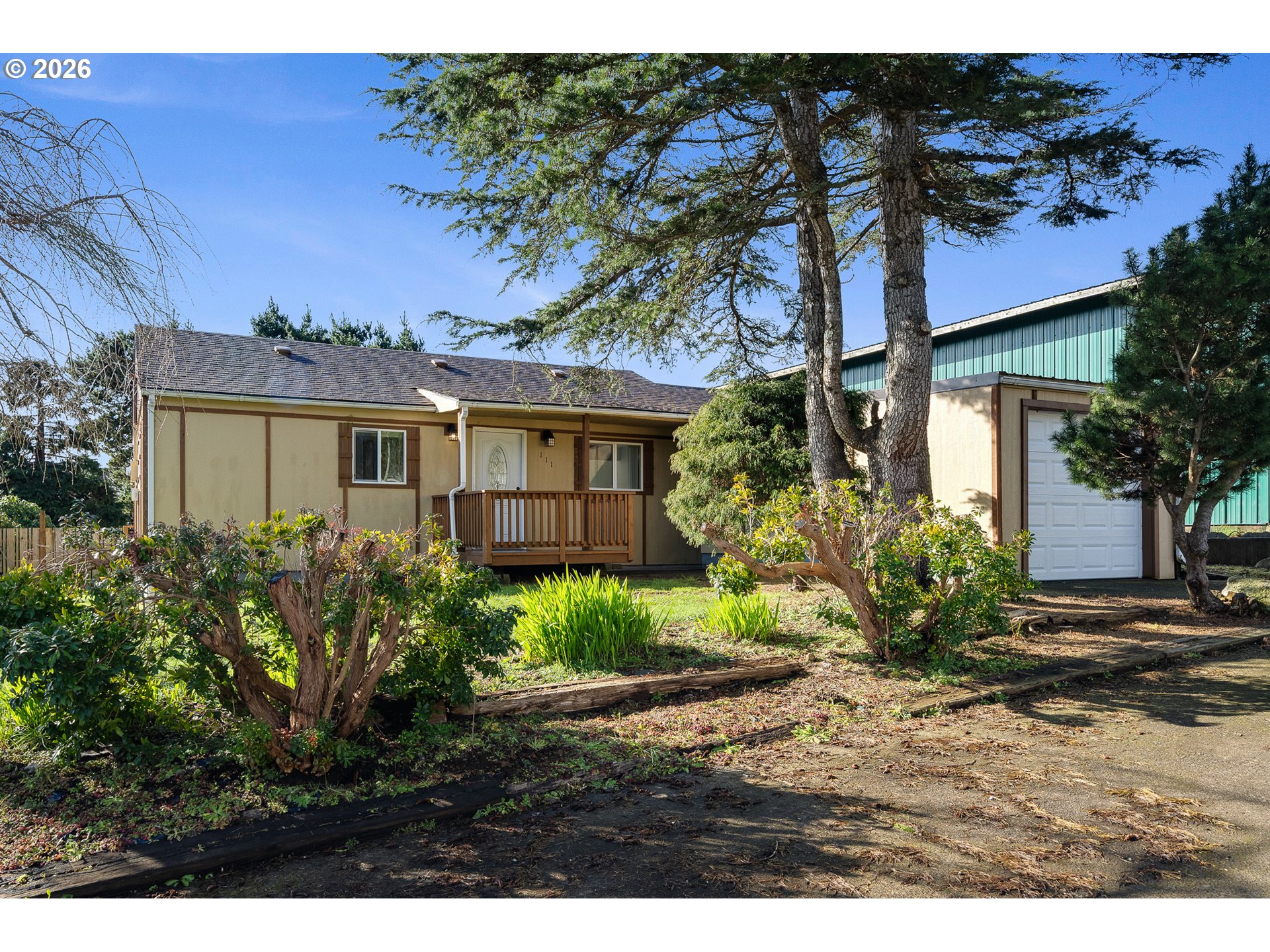 111 Cypress Ave — photo