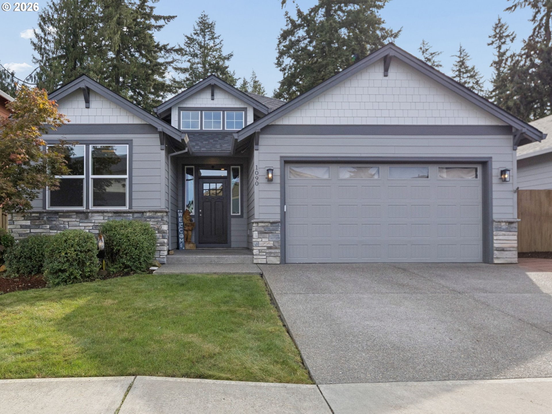 1090 NE Regan Hill Loop — photo